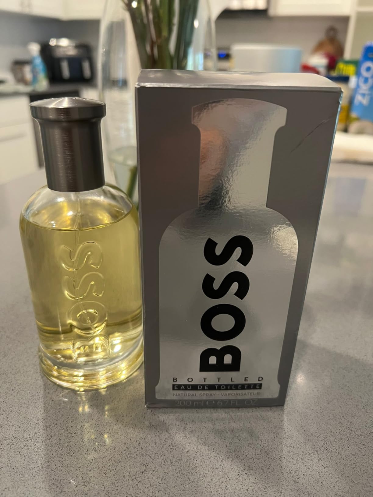 Hugo Boss Bottled Eau de Toilette – Woody Men's Cologne – With Notes of Apple, Cinnamon & Wood – Long Lasting Fragrance customer photo 2