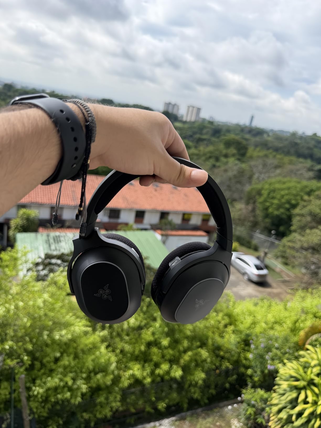 Razer Barracuda X Chroma Wireless Gaming Headset, 2.4 Ghz, Black | Bluetooth, Lightweight, Chroma RGB, 40mm Drivers, Cardioid Mic, 70 Hr Battery, for PC, Mac, PS5, Switch 2, Smartphone customer photo 1