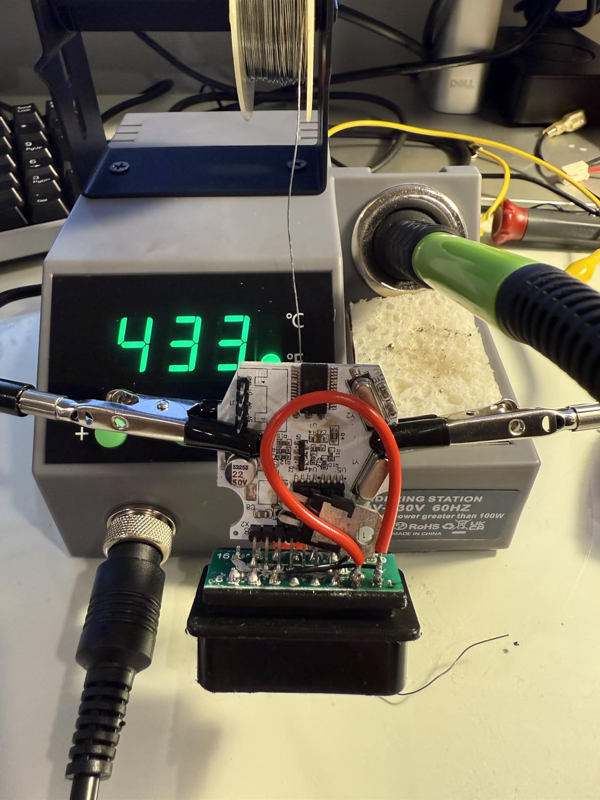 Soldering Station, 100W Digital Display Soldering Iron Station Kit with 2 Helping Hands, 356°F - 896°F, Auto Sleep, °C/°F Conversion, Solder Wire, Tips, Stand, Pump, Tweezers, Tip Cleaner, Green customer photo 1