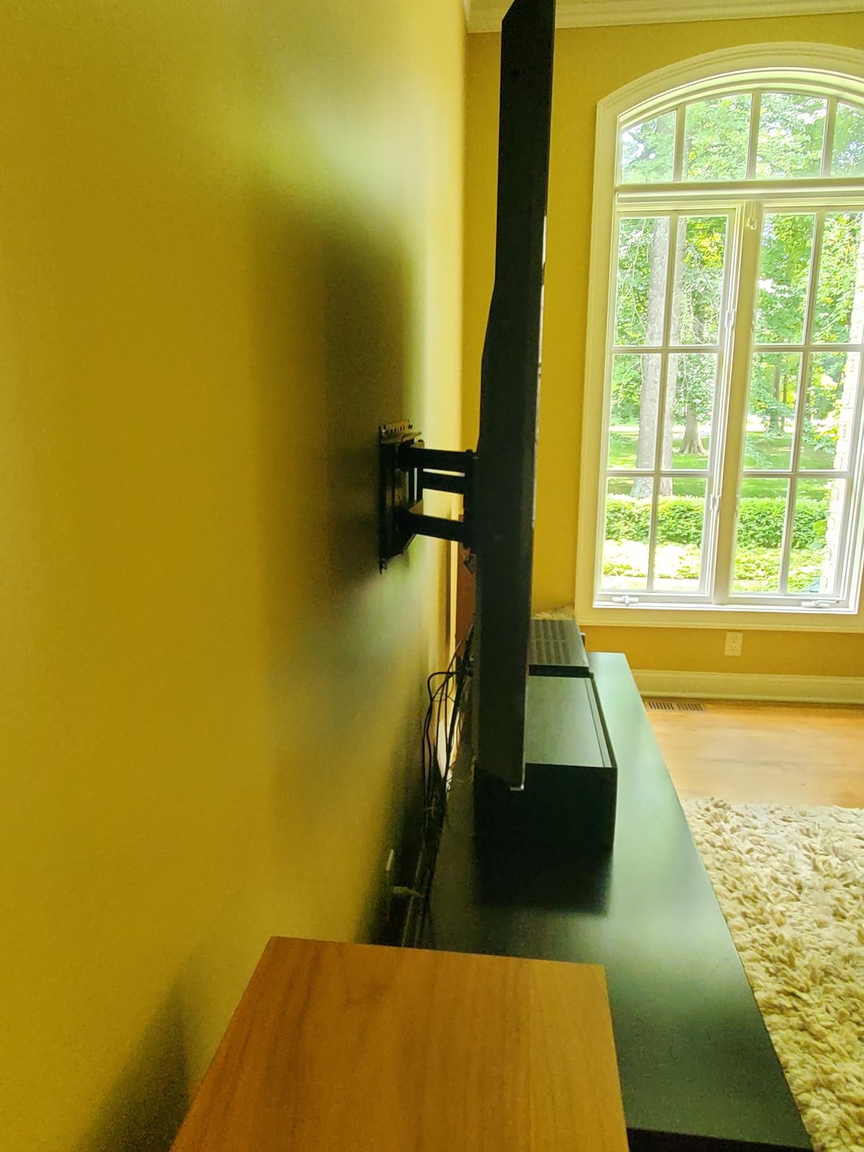 USX MOUNT Full Motion TV Wall Mount for Large TVs 42-97 Inch up to 150 lbs customer photo 1