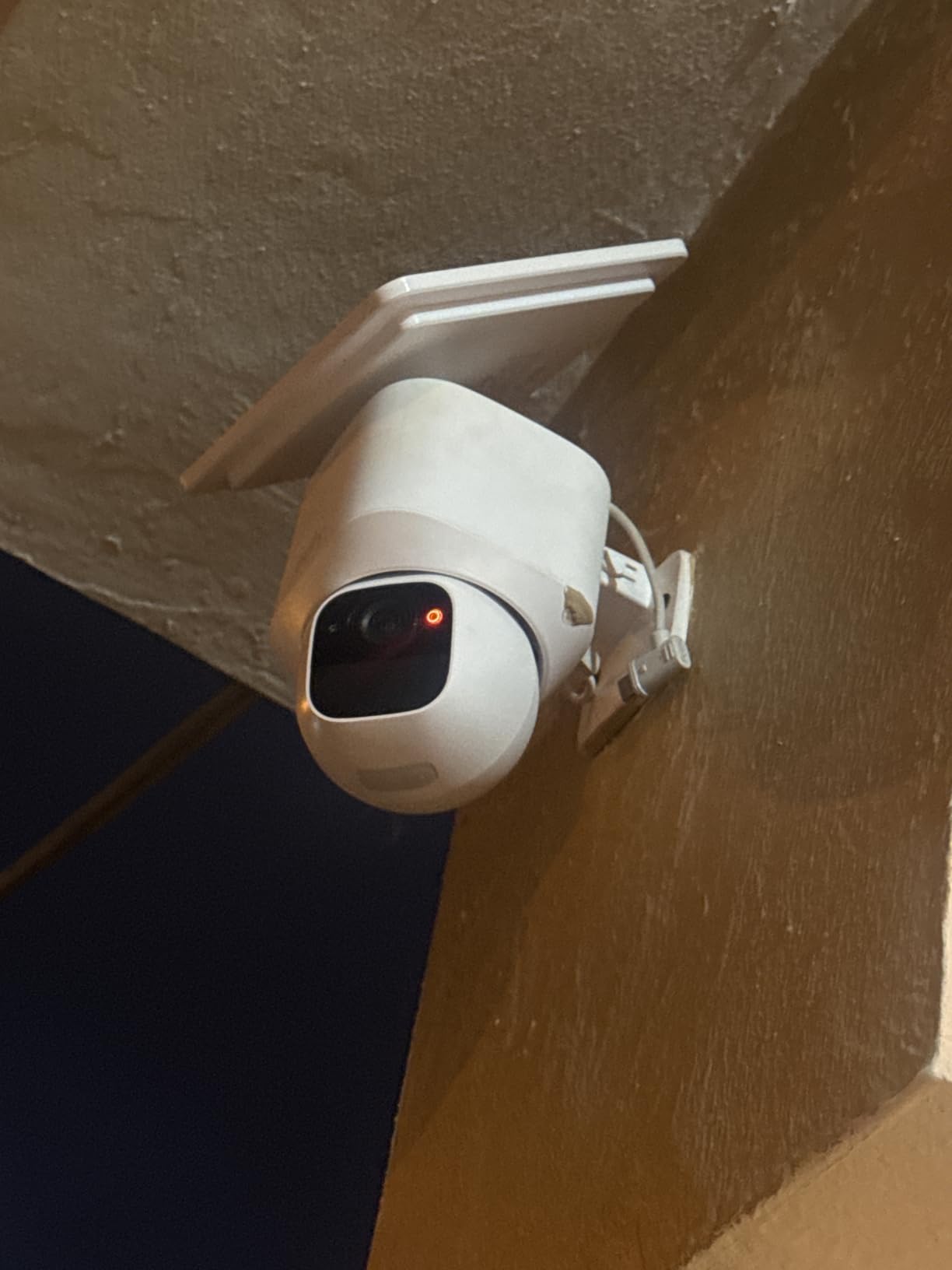 eufy Security SoloCam E30, 2K Solar Security Camera, 360° AI Tracking customer photo 2