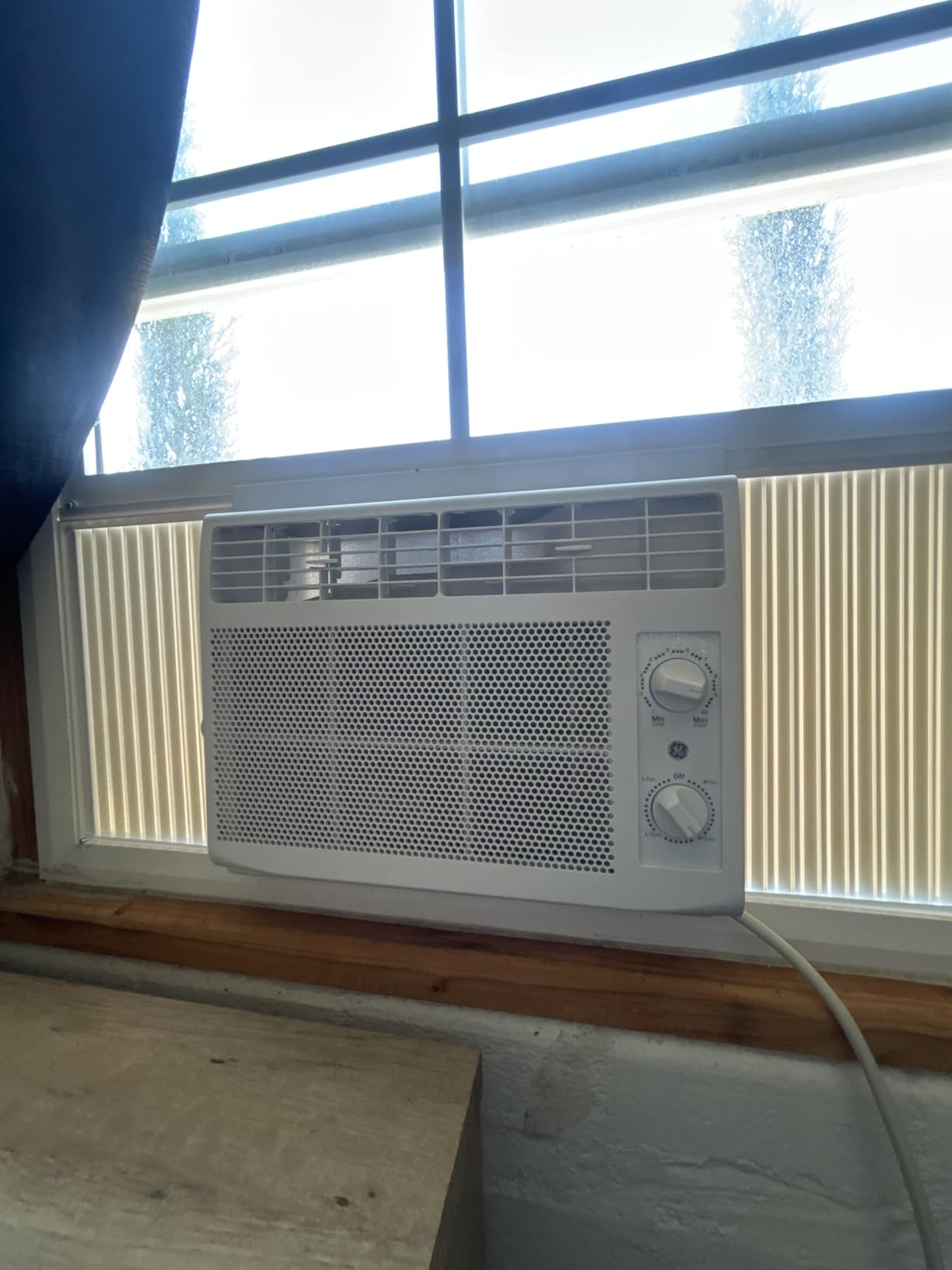 GE Window Air Conditioner 5,000 BTU AC Unit for Small Spaces up to 150 sq ft with Manual Controls & 2 Cooling Modes, Easy Install Kit, White customer photo 1
