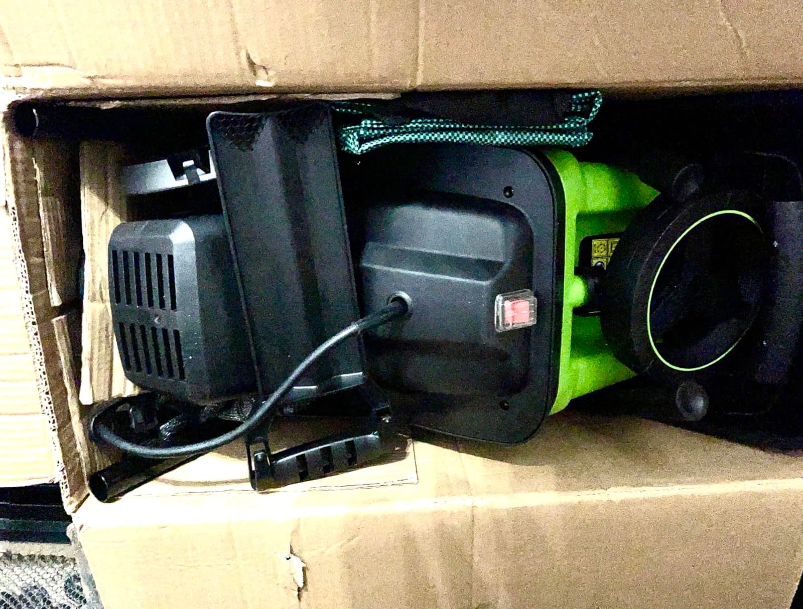 GreenSweep XL Bladeless Leaf Shredder & Mulcher | Powerful 15 Amp, 9,000RPM Motor for 18:1 Reduction Ratio customer photo 1