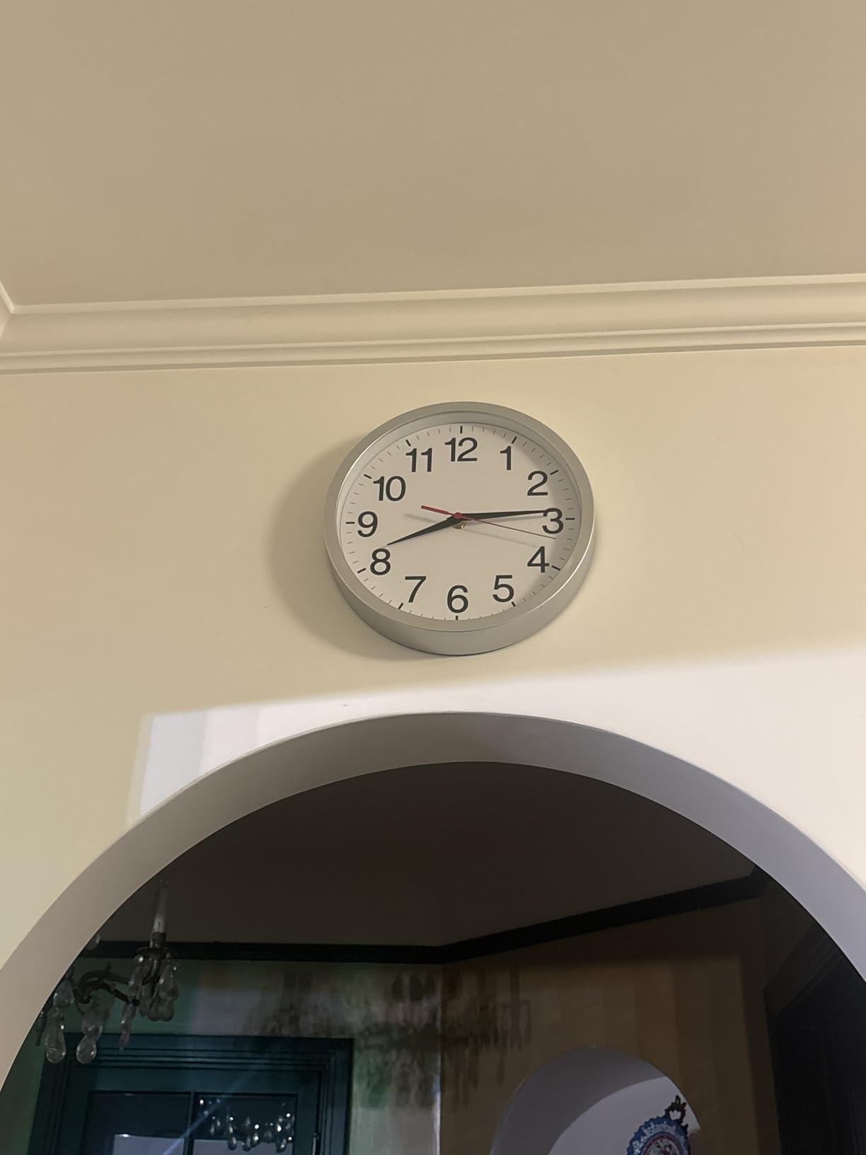 Rohioue Wall Clock Analog 18 Inch Black Battery Operated Silent Clock customer photo 1