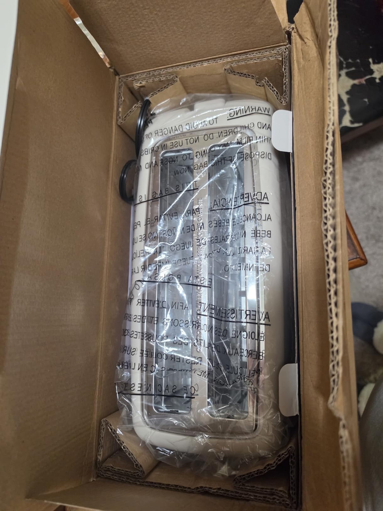 bella Fits-Anywhere™ Slim Toaster, 4 Slice Extra Long & Wide Slot, Oatmilk customer photo 1