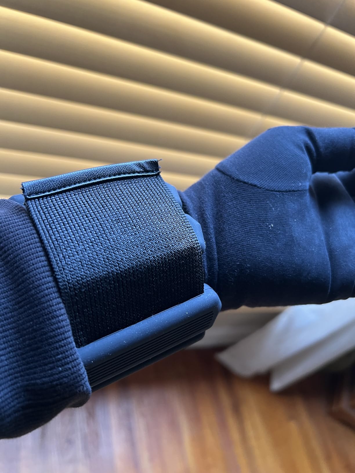 Wrist Weights Set of 2, Wearable Arm & Leg Weights for Women & Men, Adjustable Wrist Ankle Weights for Walking, Yoga, Swimming, Gym, 2lb customer photo 1