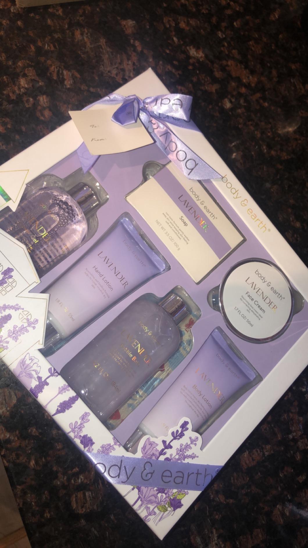 BODY & EARTH Spa Gift Set for Women - Luxurious 5 Pcs Bath and Body Box, Rose Scent, Includes Body Wash, Body Butter, Body Lotion and More, Birthday Christmas Gifts for Mom Self Care Kit for Her customer photo 2