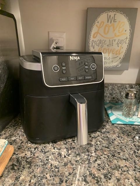Ninja Air Fryer Pro, 5 Qt, 5-in-1, Grey, AF142 customer photo 1