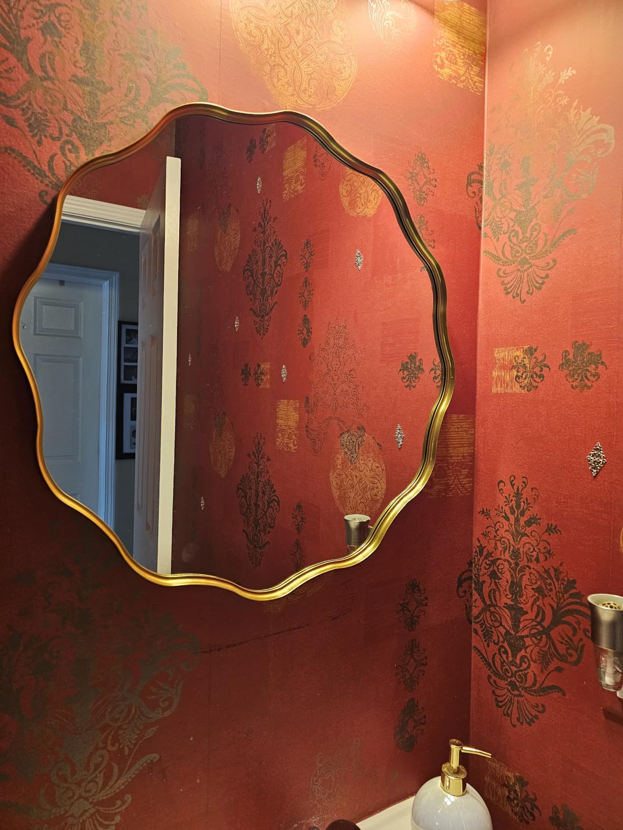 VooBang Gold Scalloped Circle Mirror, 24