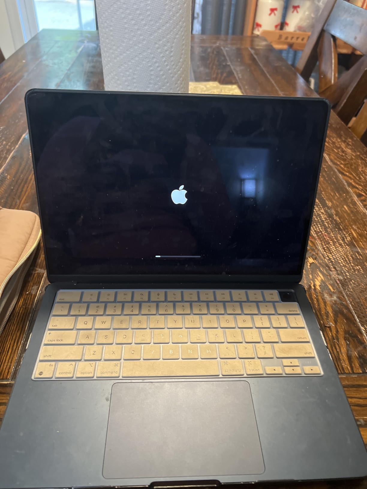 Apple 2025 MacBook Air 13-inch Laptop with M4 chip: Built for Apple Intelligence, 13.6-inch Liquid Retina Display, 16GB Unified Memory, 256GB SSD Storage, 12MP Center Stage Camera, Touch ID; Silver customer photo 1