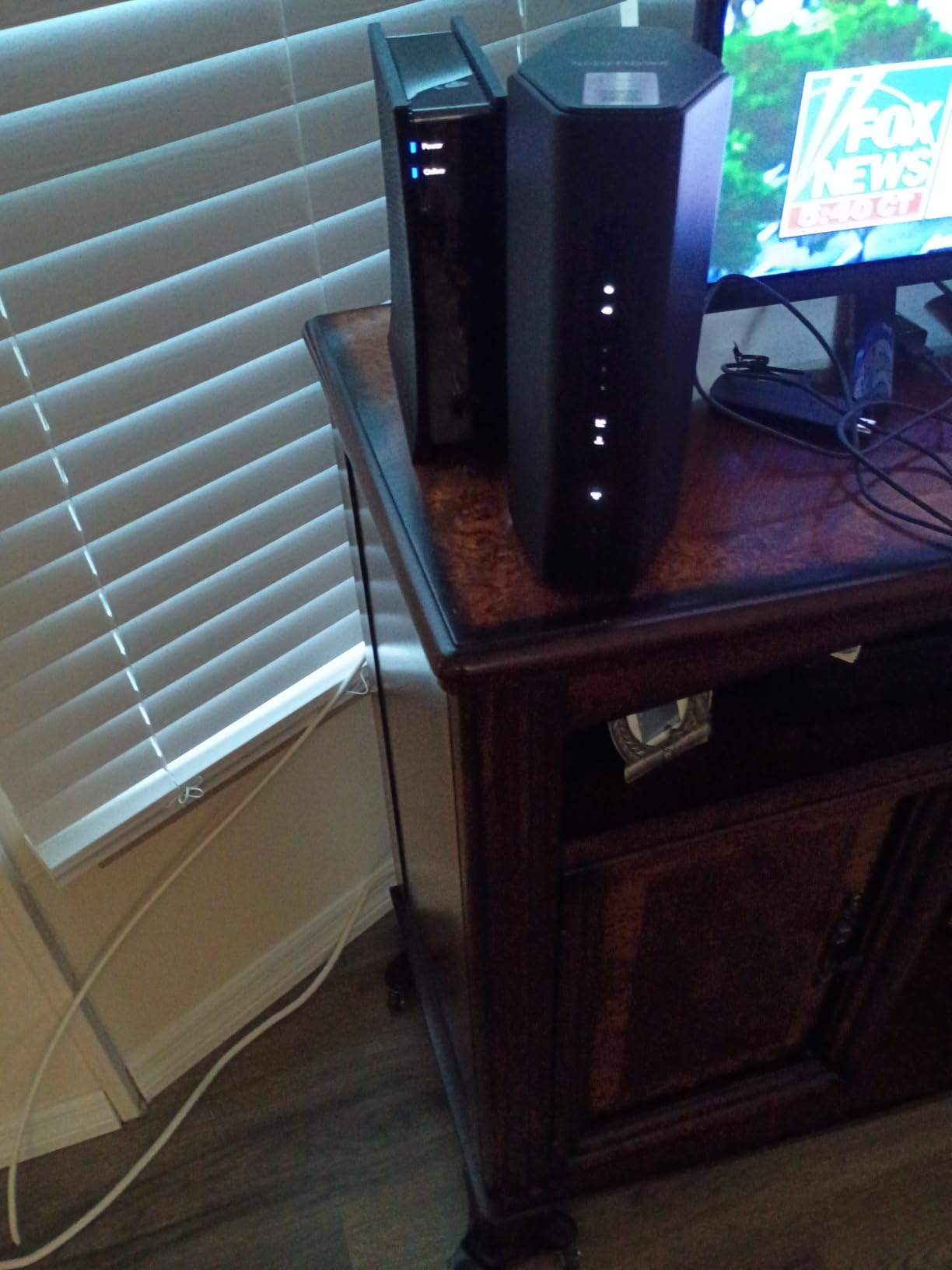 NETGEAR Nighthawk WiFi 7 Router RS140, Up to 2,250 sq ft, 5 Gbps customer photo 2