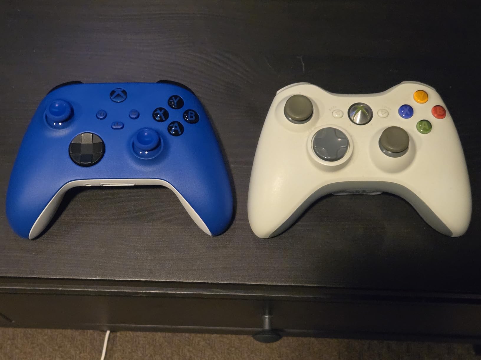 XBOX Wireless Gaming Controller | Shock Blue | Consoles, PCs, TVs, mobile, and more | Textured Grip | Wireless, Bluetooth, USB-C Connectivity customer photo 2