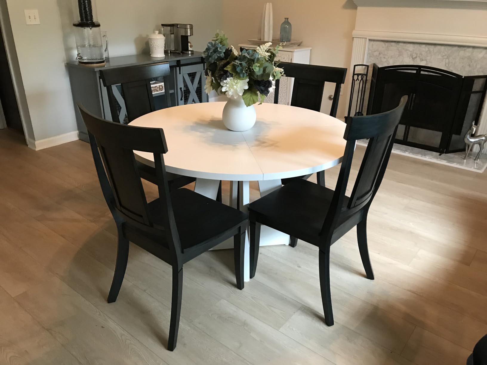 LITTLE TREE Round Dining Table for 4-6 People, 47 Inches Dining Room Table with Wooden Pedestal Base, Circle Kitchen Tables for Dining Room, Kitchen, Living Room, Oak customer photo 1