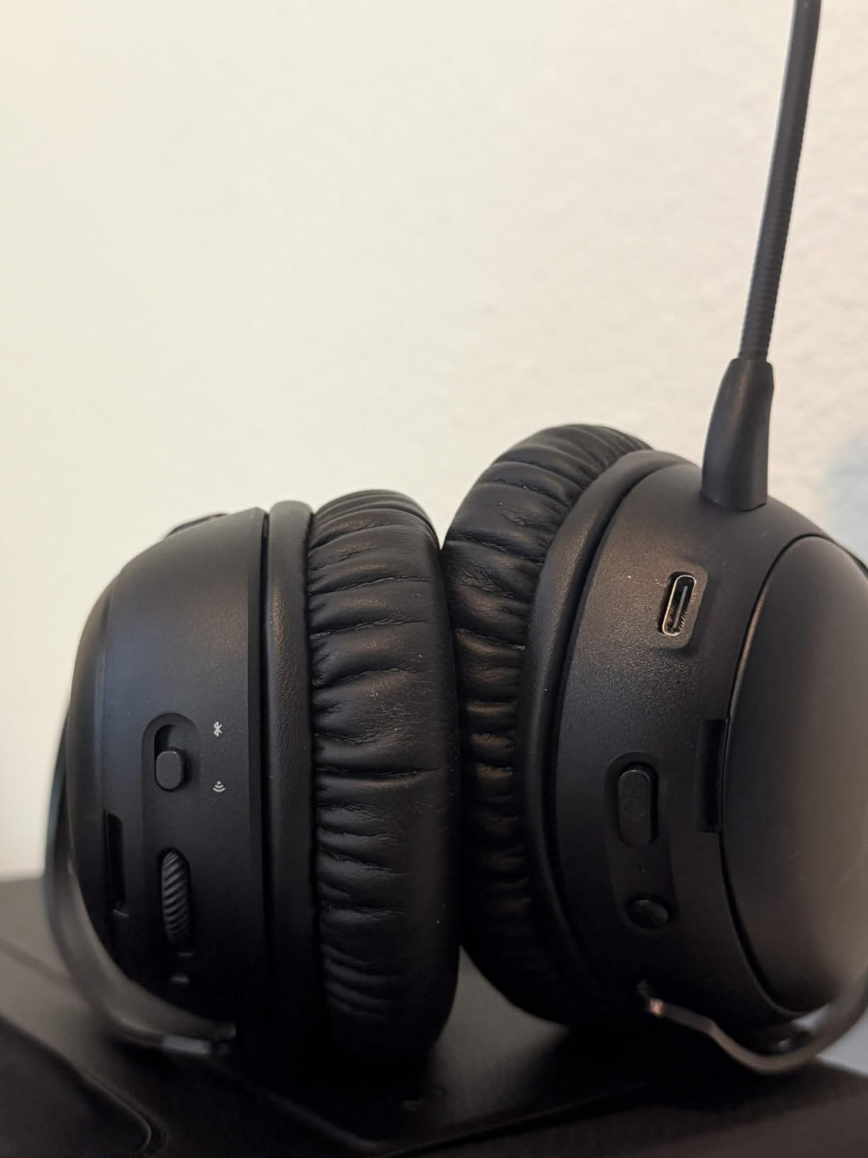 HyperX Cloud III S – Wireless Gaming Headset for Multi-Platform, 2.4GHz, Bluetooth, Battery Life up to 120 Hours 2.4GHz / 200 Hours Bluetooth, 53mm Angled Drivers, Detachable Mic – Black customer photo 1