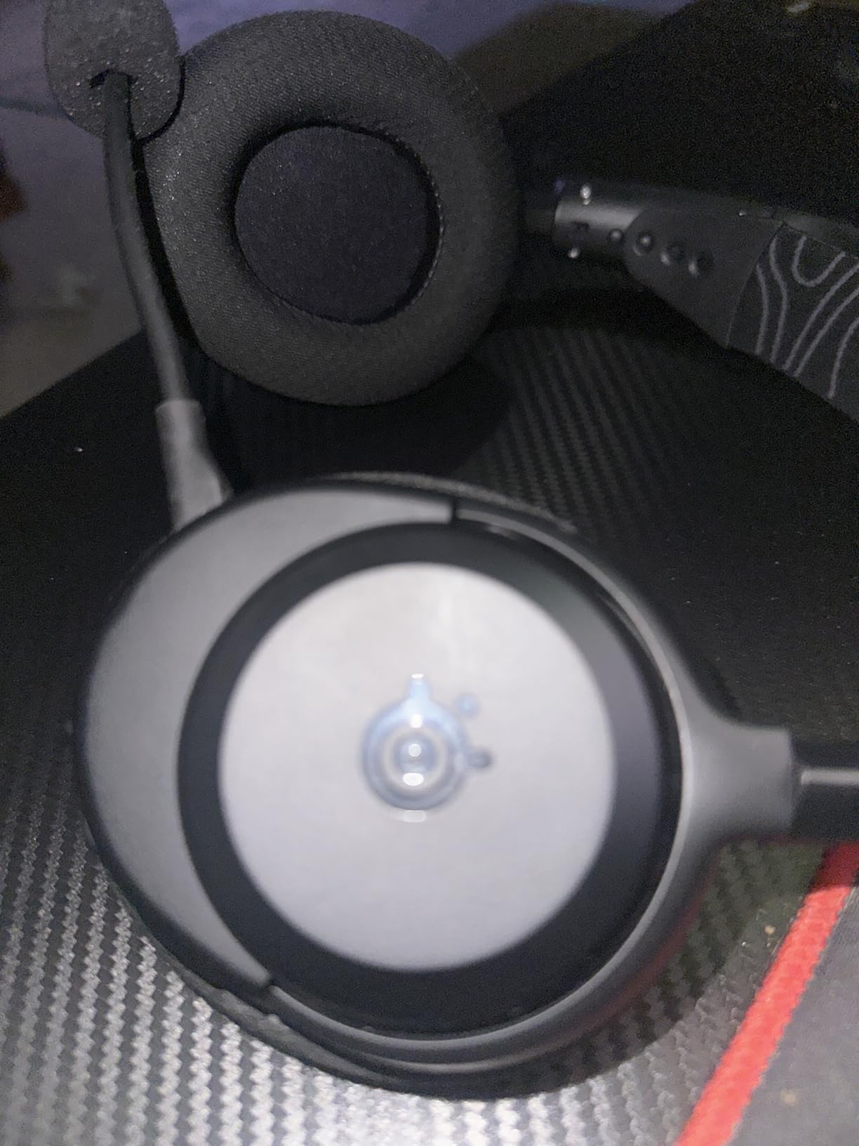 SteelSeries Arctis Nova 3X Wireless Multi-Platform Gaming Headset — Mobile App Control — 40 HR Battery — Neodymium Magnetic Drivers — 2.4GHz/Bluetooth — Xbox, PS5, PC, Switch, Mobile — Black customer photo 2