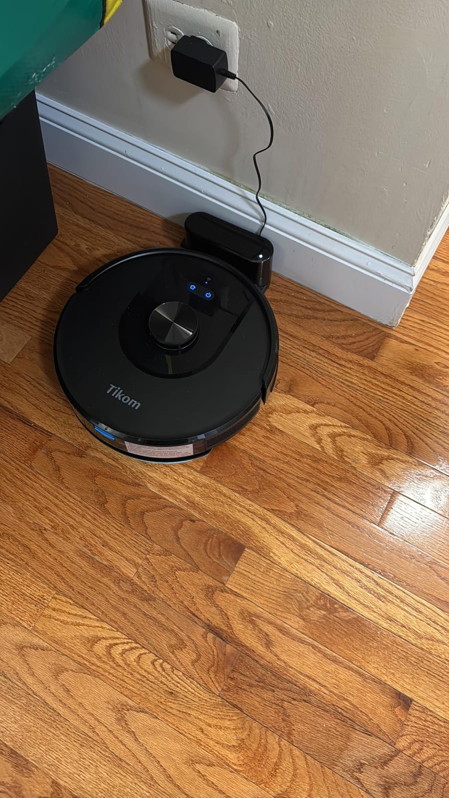 Tikom Robot Vacuum and Mop Combo, 6000Pa Automatic Robotic Vacuum Cleaner, Smart Mapping, 150 Min Max, Ideal for Pet Hair, Hardfloors, Carpets, Home(L8000 Pro) customer photo 2