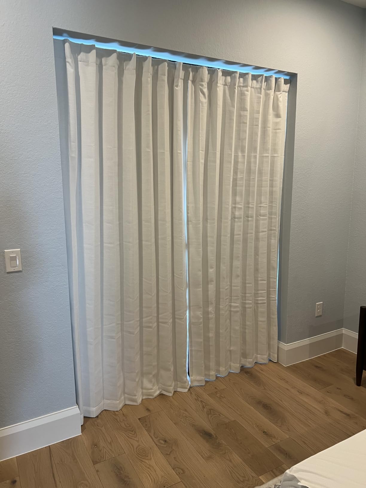 Spring Tension Curtain Rod 32-76 inch, White customer photo 2