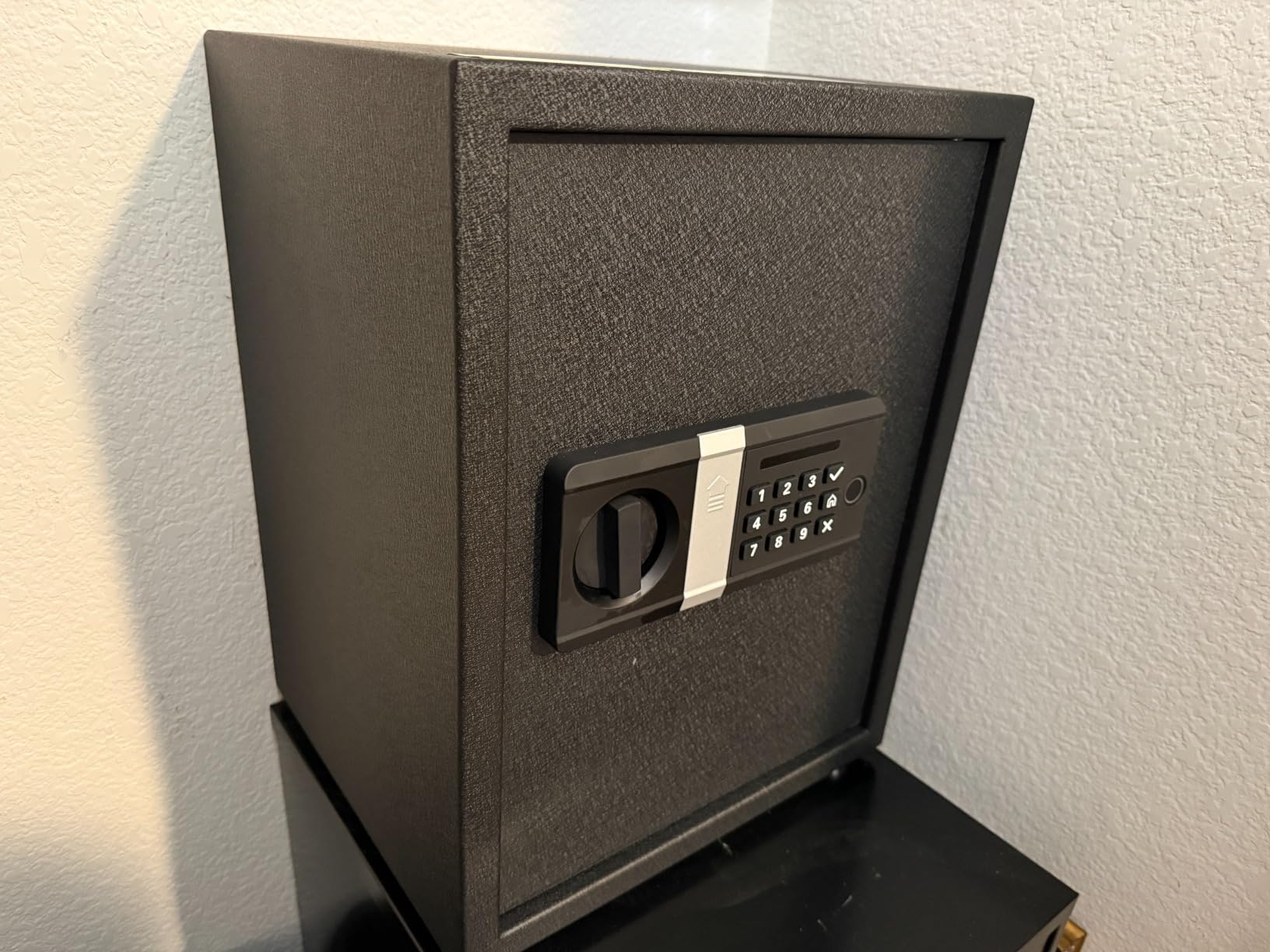 FORFEND Smart Fingerprint Wi-Fi Safe, Remote App Control/Alarm/Live Monitor customer photo 1