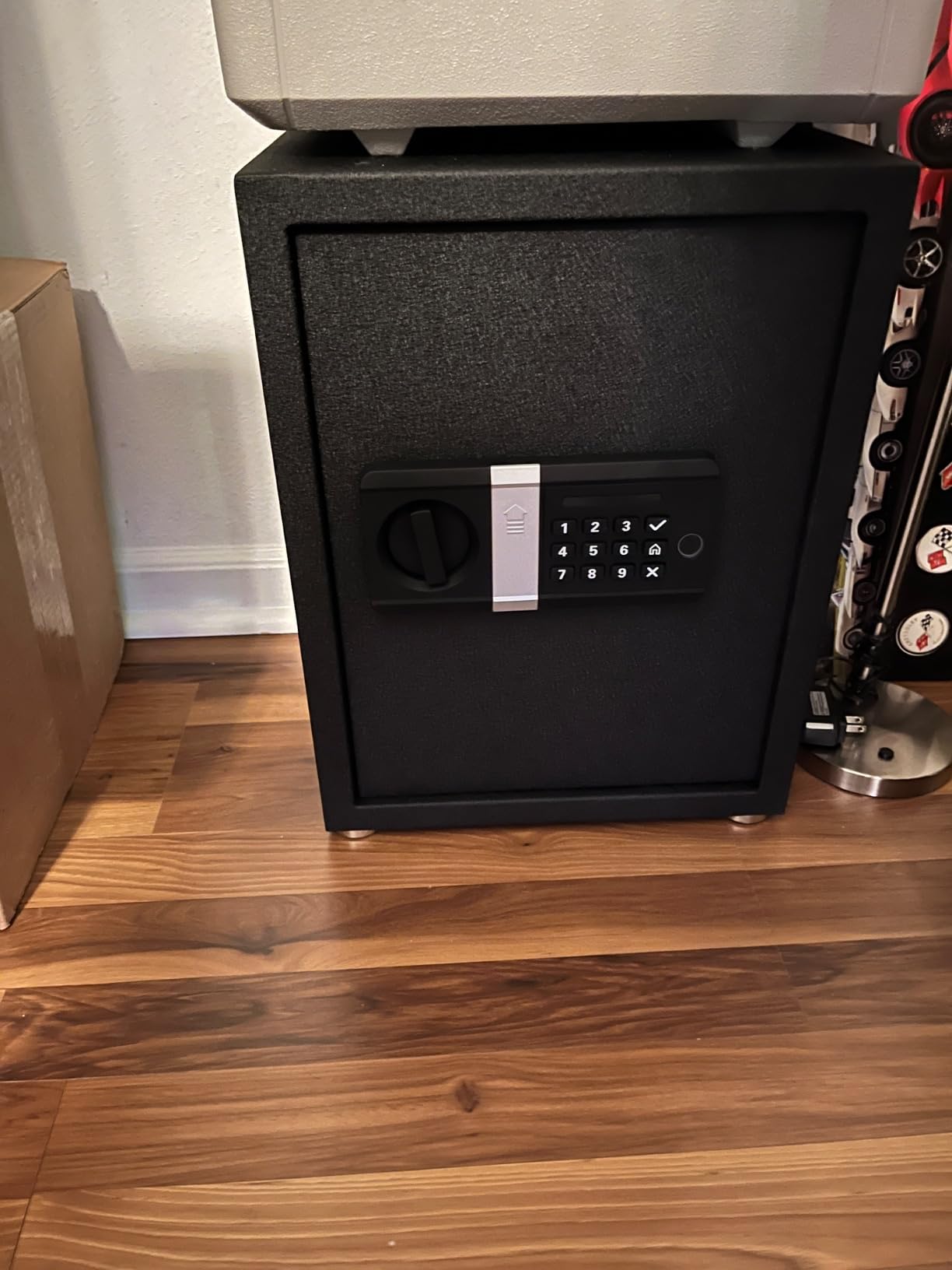 FORFEND Smart Fingerprint Wi-Fi Safe, Remote App Control/Alarm/Live Monitor customer photo 2