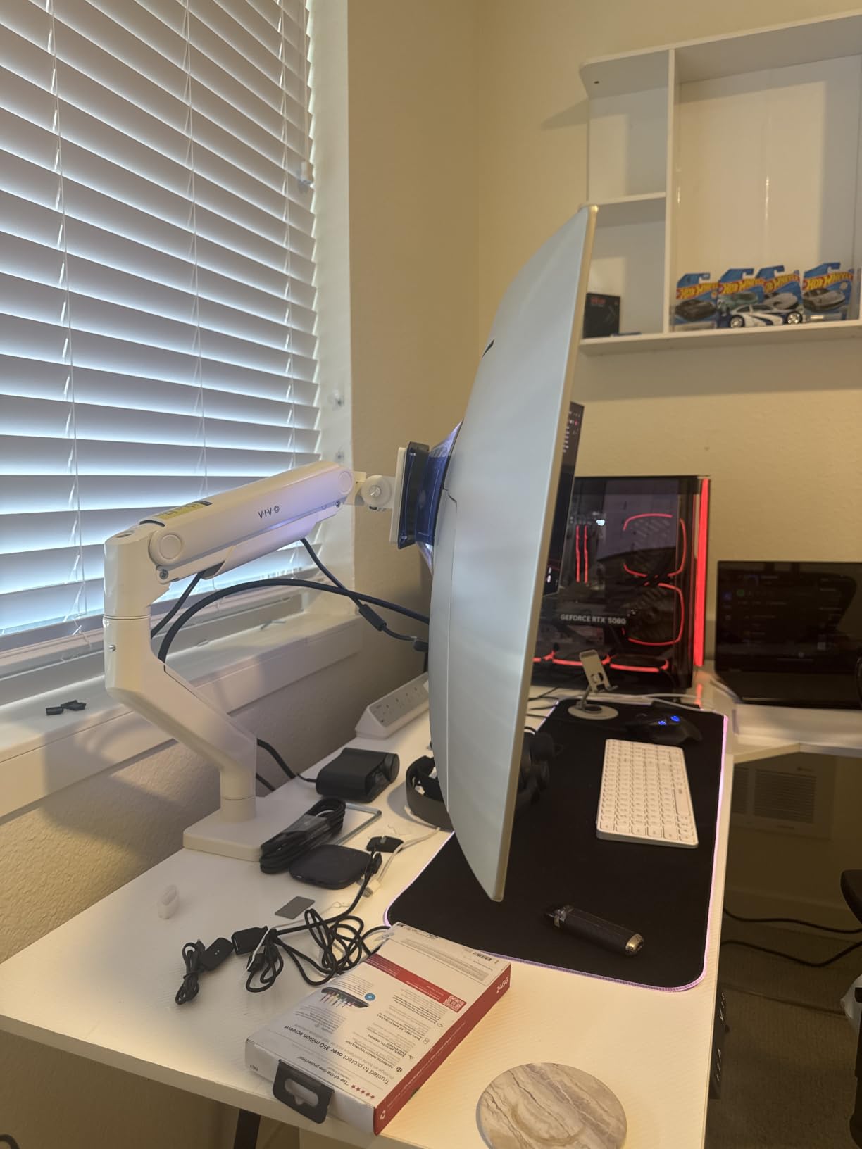 VIVO Heavy Duty Ultrawide Monitor Tension Arm for up to 40 inch Screens, Holds 26.4 lbs, Premium Desk Mount Stand, Black, STAND-V100O customer photo 1