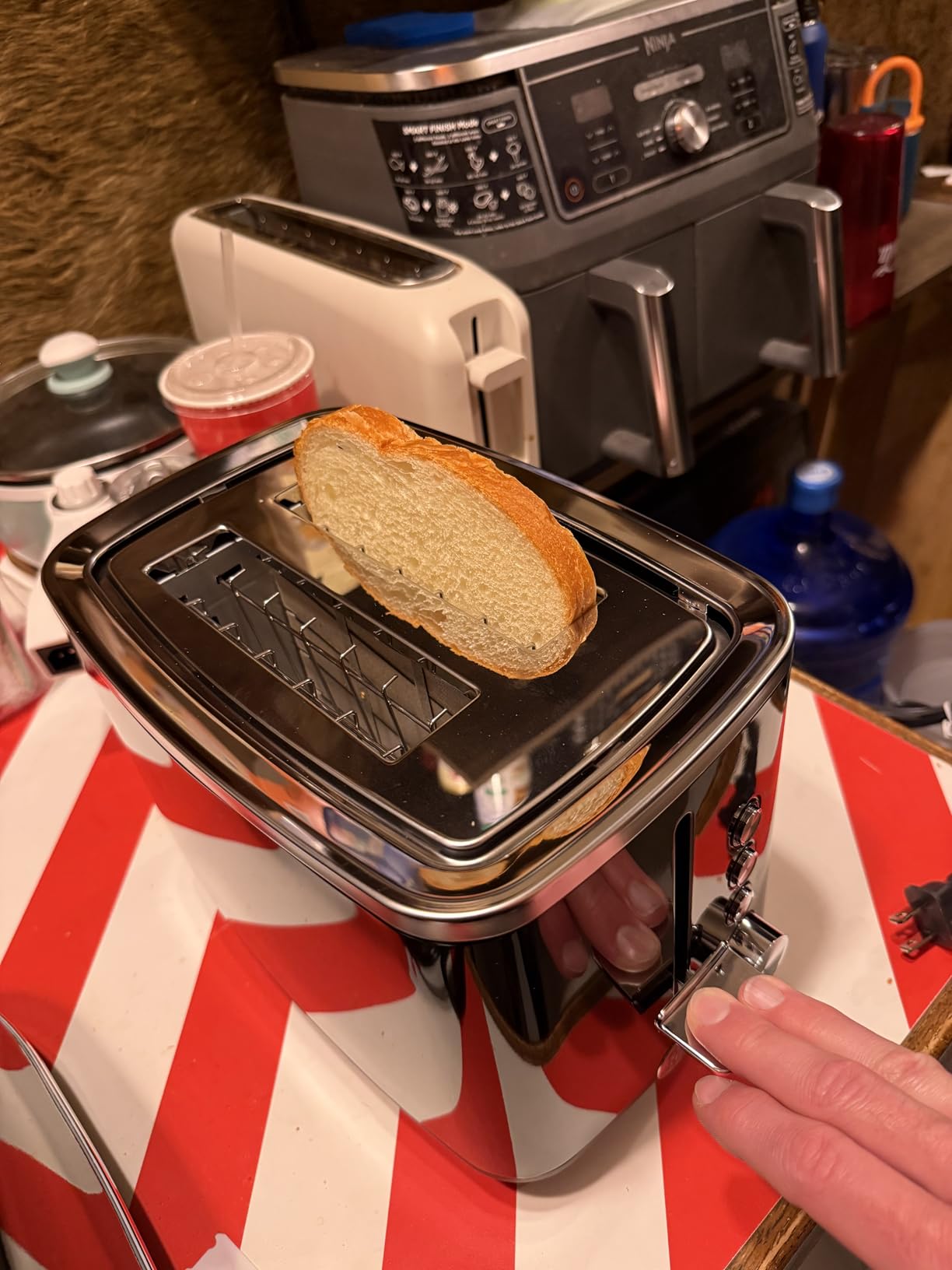 GE 4 Slice Toaster | Extra Wide Slots for Bagels, Breads, Waffles & More | 7 Shade Options | Countertop Kitchen Essentials | 1500 watt, White customer photo 2