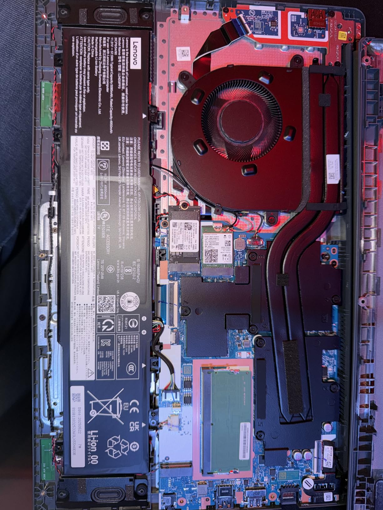 Lenovo LOQ Essential – AI-Powered Student Gaming Laptop - Intel® Core™i5-12450HX - 15.6