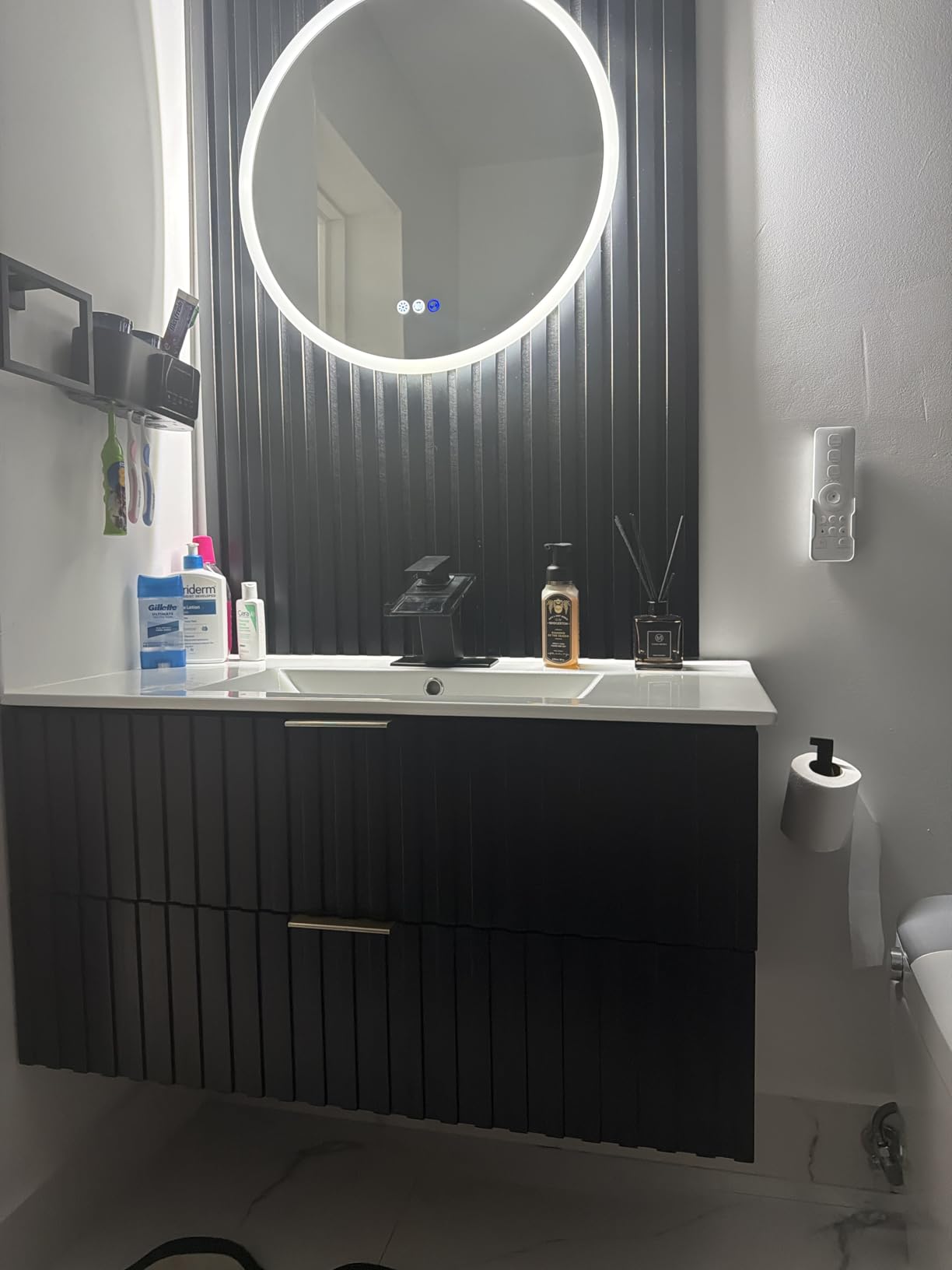 ONBRILL 24 Inch Floating Bathroom Vanity with Integrated Sink, Green Vanity customer photo 2
