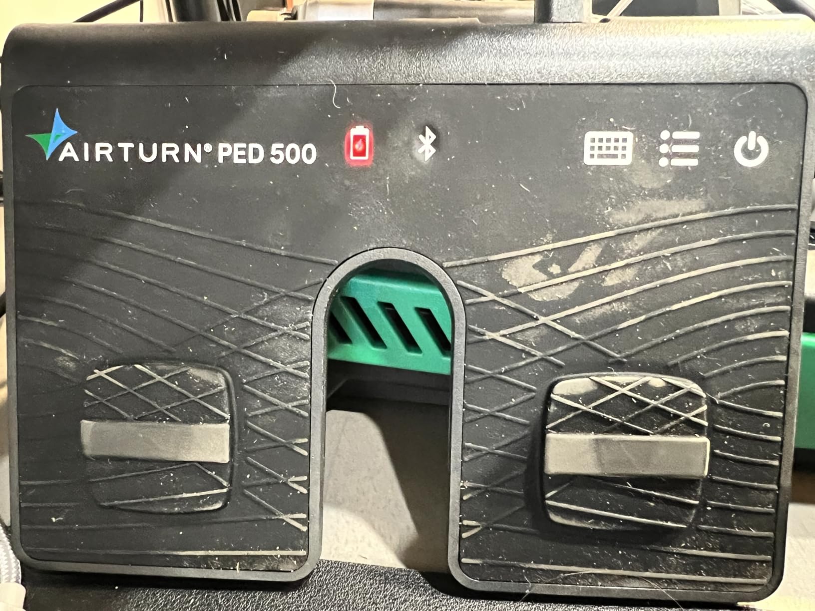AirTurn PED 500 Portable Bluetooth Pedal Page Turner customer photo 1