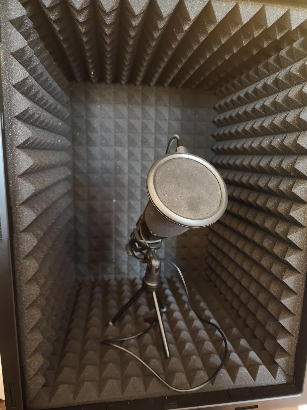 TONOR Microphone Isolation Shield for Studio with Tripod Stand, Vocal Booth customer photo 1