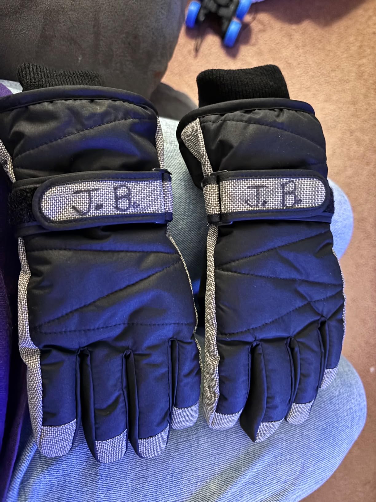 MAGARROW Kids Winter Warm Gloves Windproof Water-Resistant Snow Boys Girls Sport Gloves customer photo 2