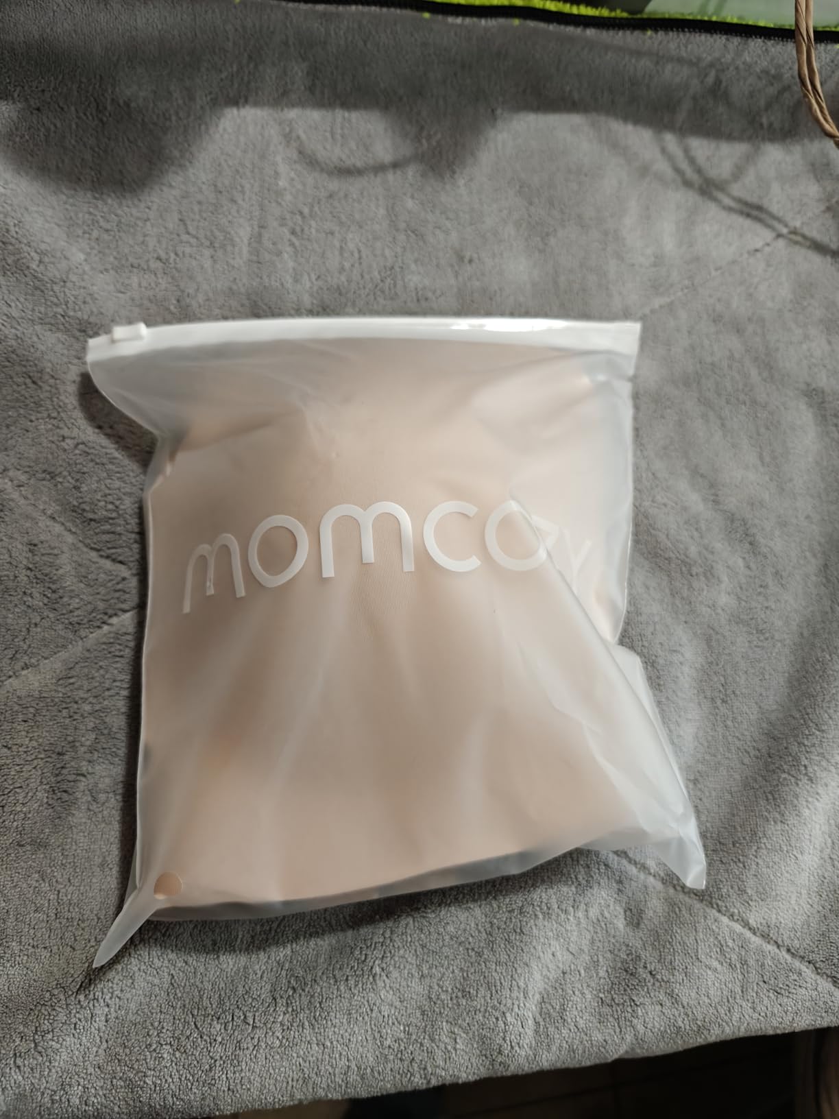 Momcozy 4-in-1 Hands-Free Pumping Bra, Cooling Fabric & Jelly-Strip Support customer photo 2