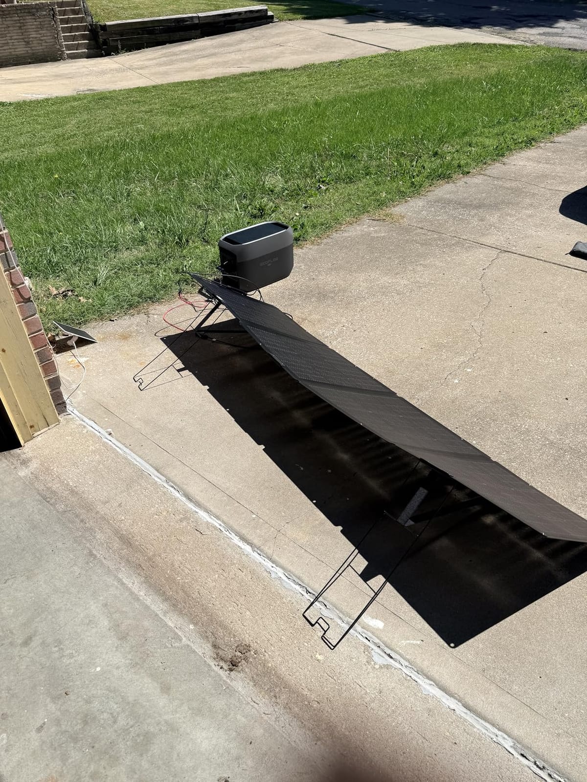 EF ECOFLOW DELTA 3 MAX Portable Power Station with 220W Solar Panel, 2048Wh customer photo 1