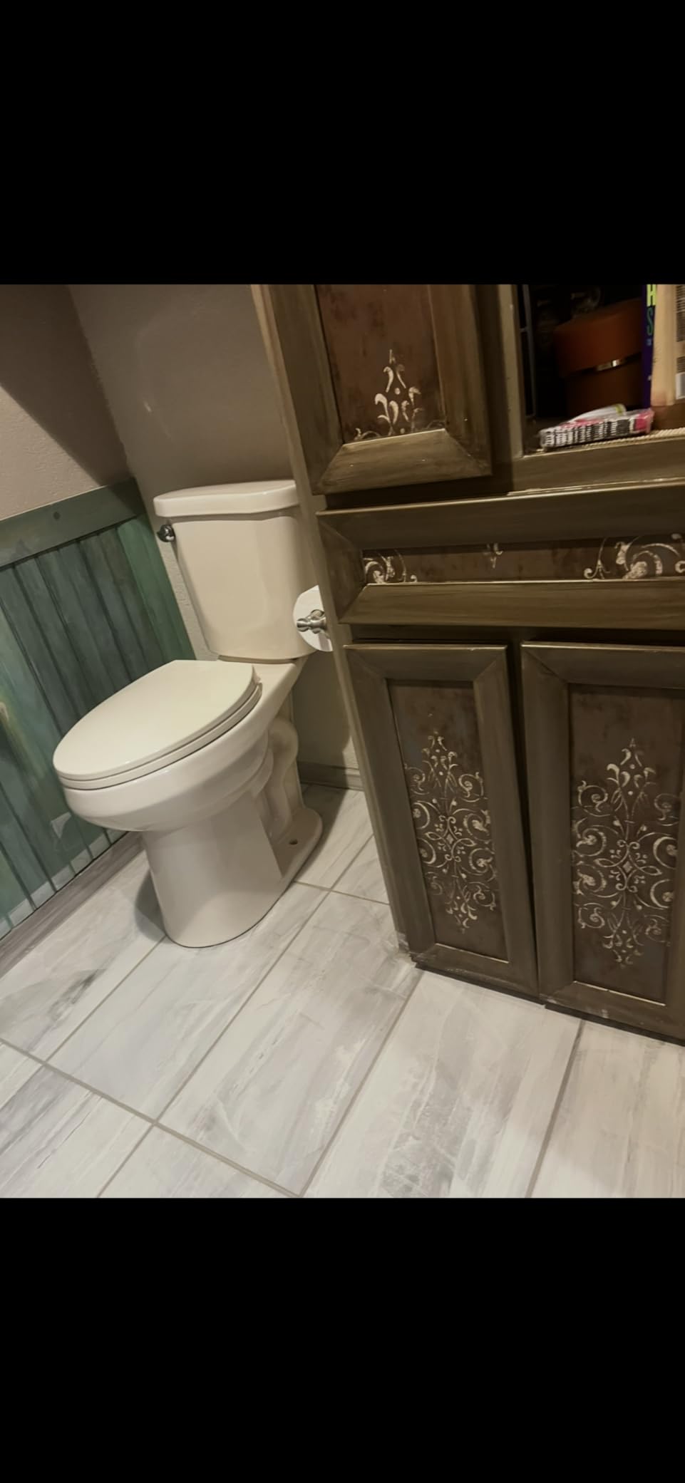 22 Inch Elongated Extra Tall Toilet for Seniors 1.28 GPF White customer photo 1