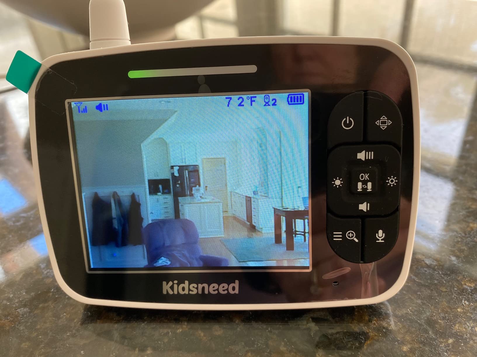 Kidsneed 5” Baby Monitor with Camera and Audio No WiFi customer photo 1