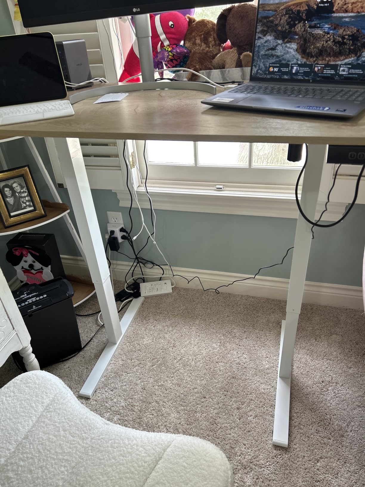 Cubiker Standing Desk, 32