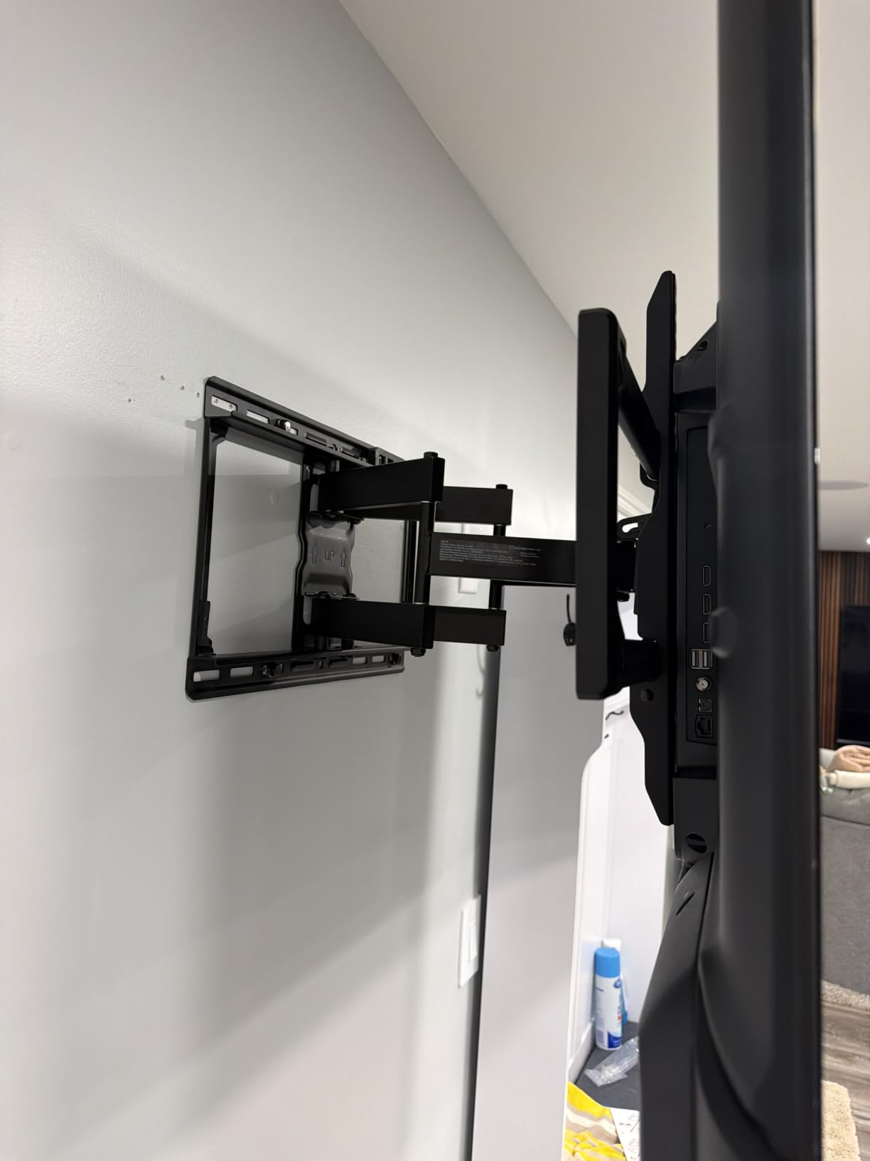 Perlegear Large Full Motion TV Wall Mount for 55–120 inch TVs up to 220 lbs customer photo 2