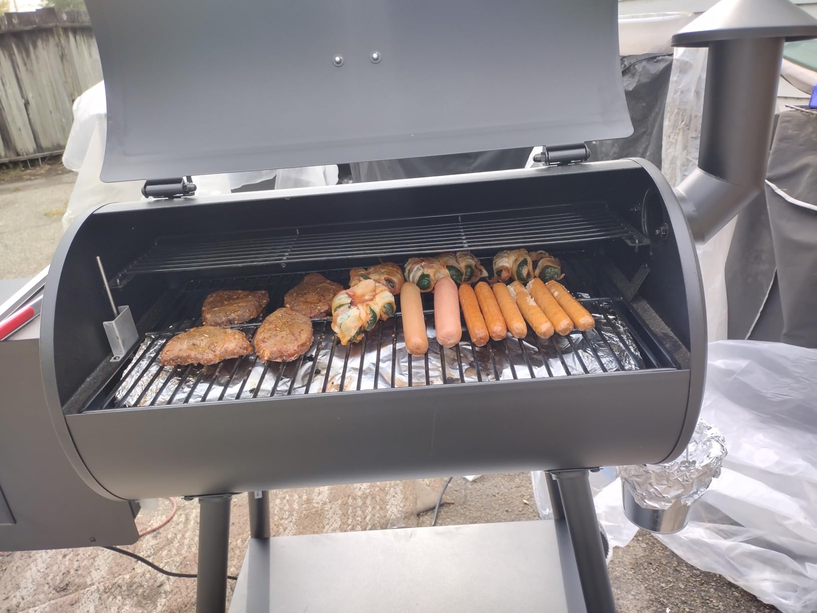 Z GRILLS 2026 Wood Pellet Grill & Smoker with PID V3.0 Controller, 459 Sq in Cook Area, Meat Probe, Foldable Shelf&Side Shelf, 8 in 1 BBQ Grill Outdoor Auto Temperature Control, Black, 450A customer photo 2