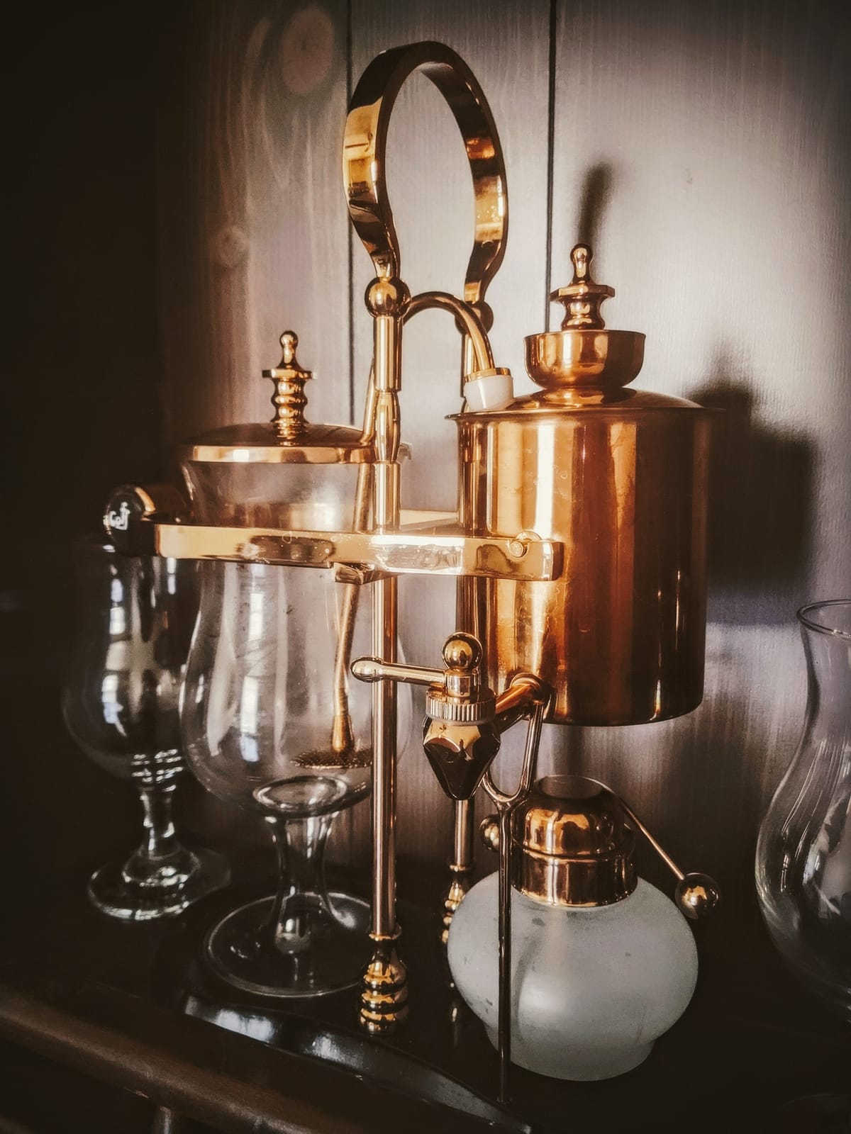Diguo Belgian/Belgium Luxury Royal Family Balance Syphon Coffee Maker, Siphon Brewer, Elegant Design Retro-Style (Polished Rose Gold) customer photo 1