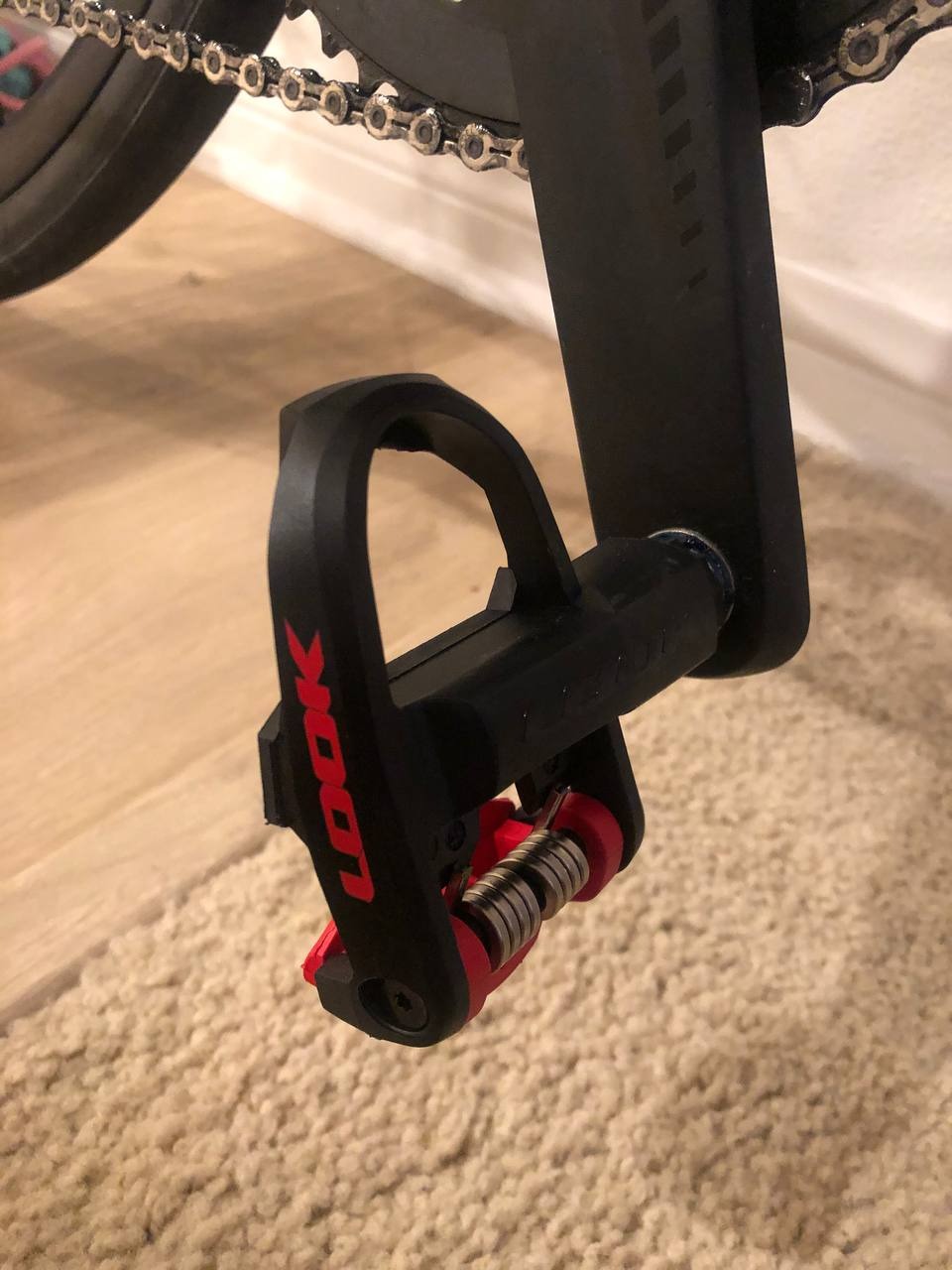 LOOK Cycle Bicycle Pedals, Keo Classic 3 Bicycle Pedals Clipless Pedals, 400 Mm² Platform Area Easily Adjustable Tension Composite Body Material Chromoly Spindle customer photo 2