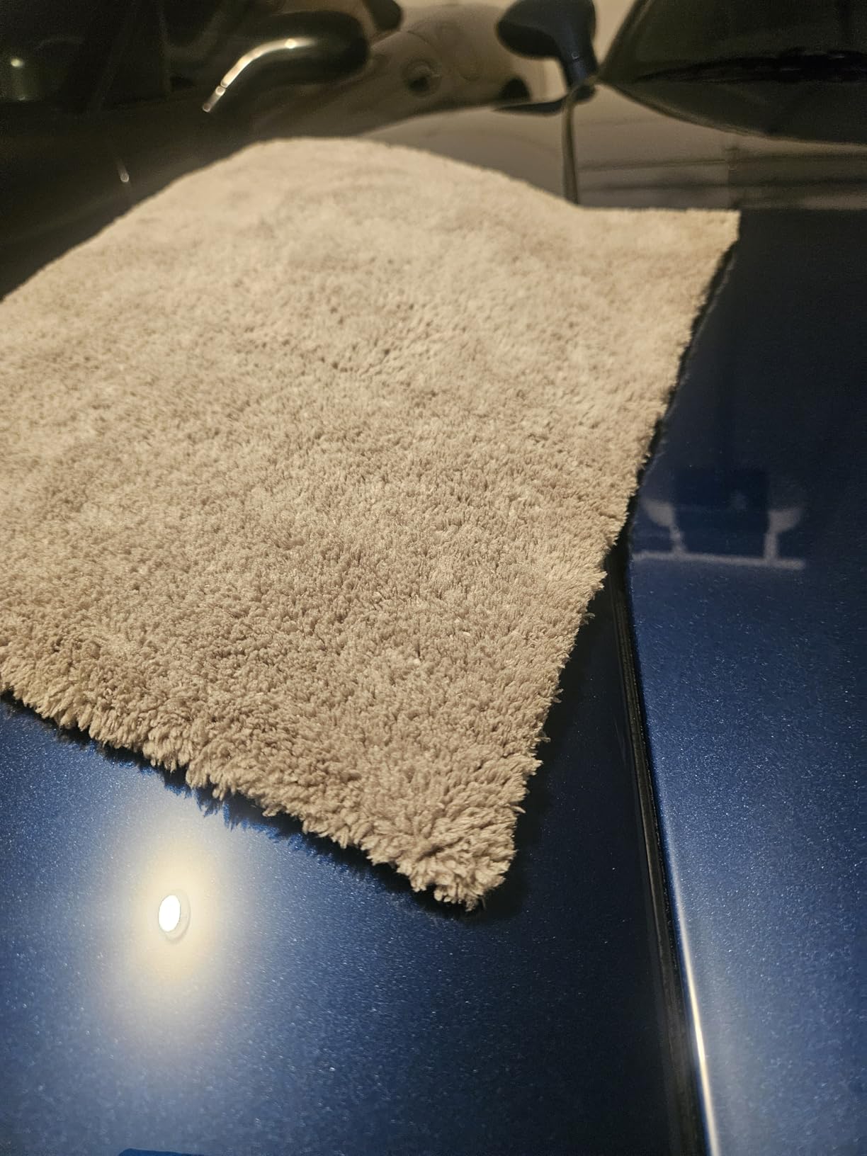 CARCAREZ Microfiber Towels for Cars, Car Drying Wash Detailing Buffing Polishing Towel with Plush Edgeless Microfiber Cloth, 450 GSM 16x16 in. Pack of 6 customer photo 1