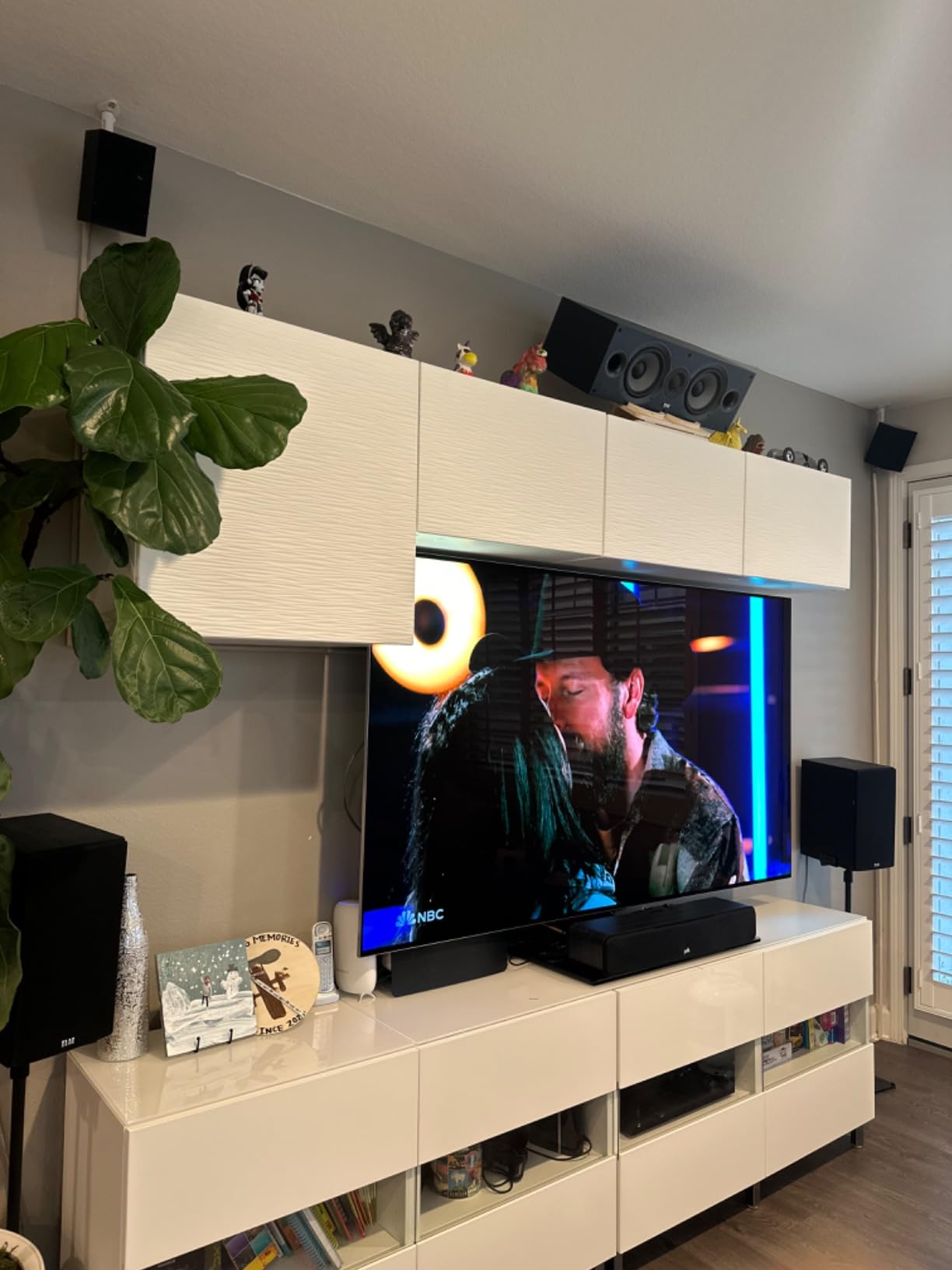 ELAC Debut 2.0 C5.2 Center Channel Speaker, Black - 1” Cloth Dome Tweeter & Dual 5.25” Aramid Fiber Woofers - 2-Way Bass Reflex - Up to 35,000 Hz Response customer photo 2