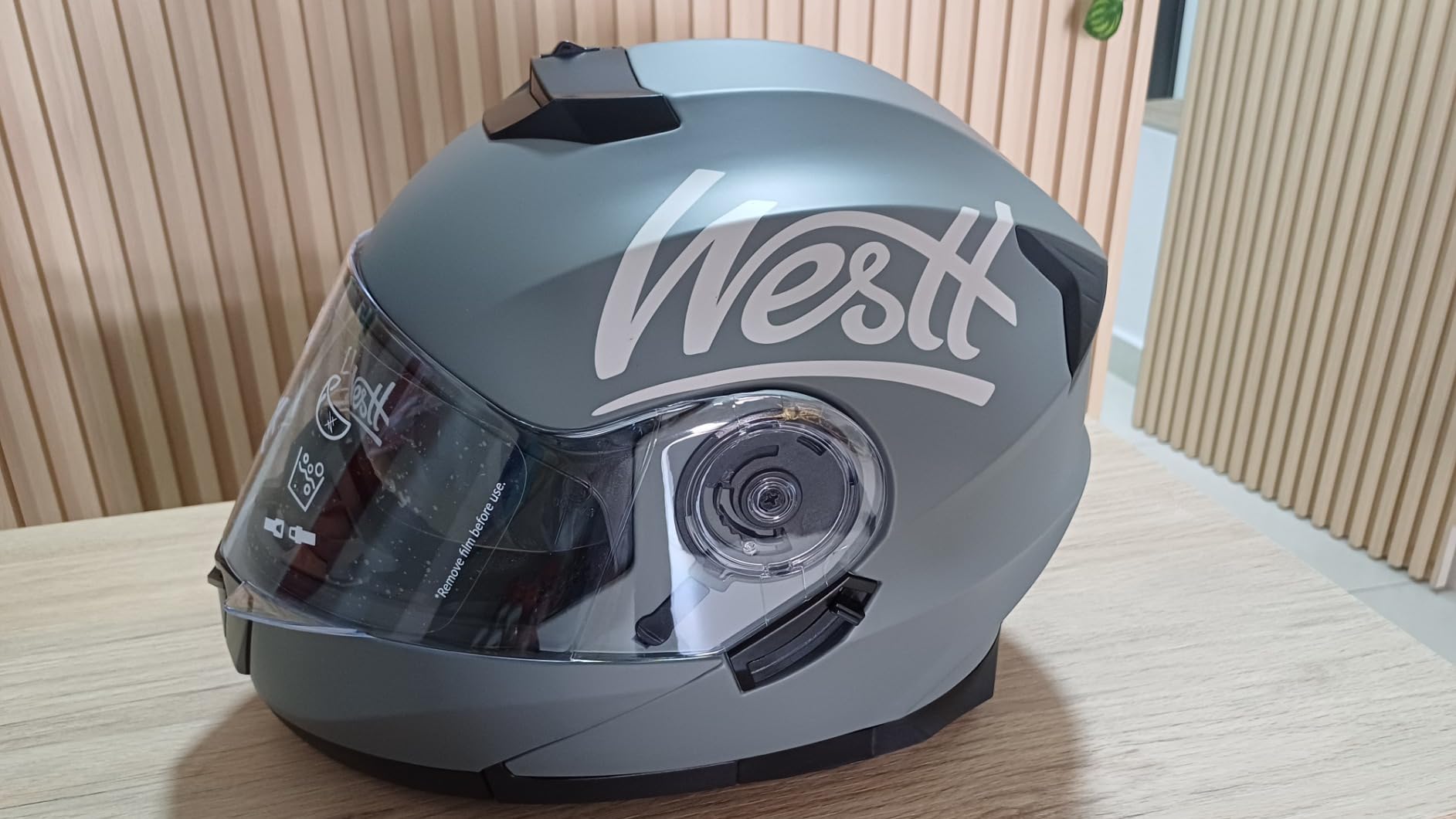 Westt Motorcycle Helmets, Dual Visor Flip Up Modular Helmet - DOT Approved customer photo 2