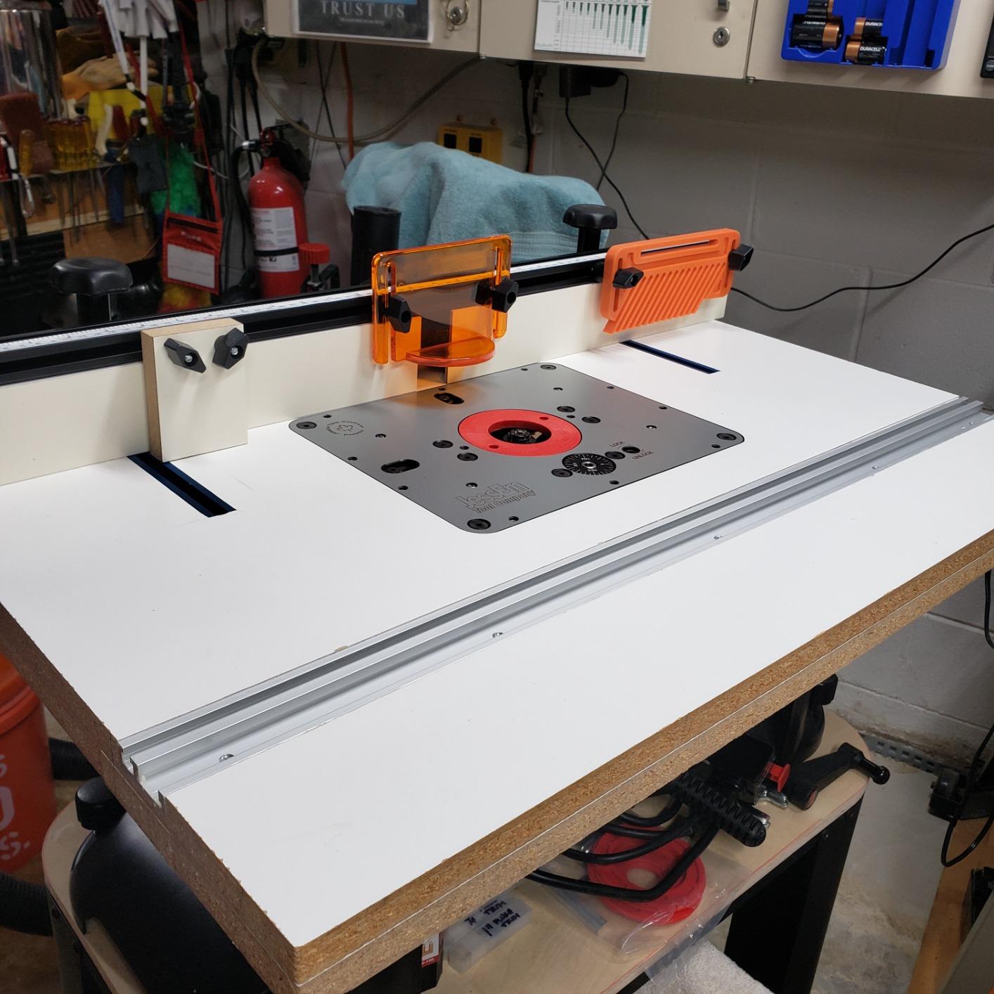 Taytools 300015 Deluxe 32 Inches Long Router Table Fence 3-1/2 Inch Tall Anodized Aluminum with Feather Board, Bit Guard, Adjustable Stop and Dust Port customer photo 1