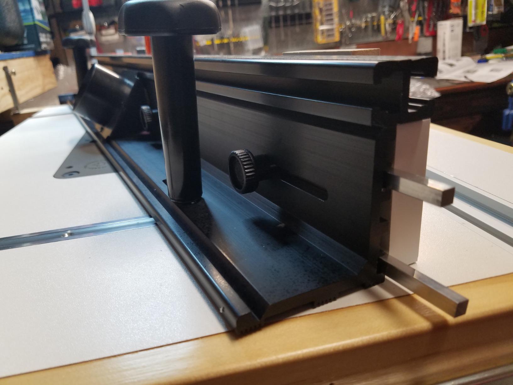 Taytools 300015 Deluxe 32 Inches Long Router Table Fence 3-1/2 Inch Tall Anodized Aluminum with Feather Board, Bit Guard, Adjustable Stop and Dust Port customer photo 2