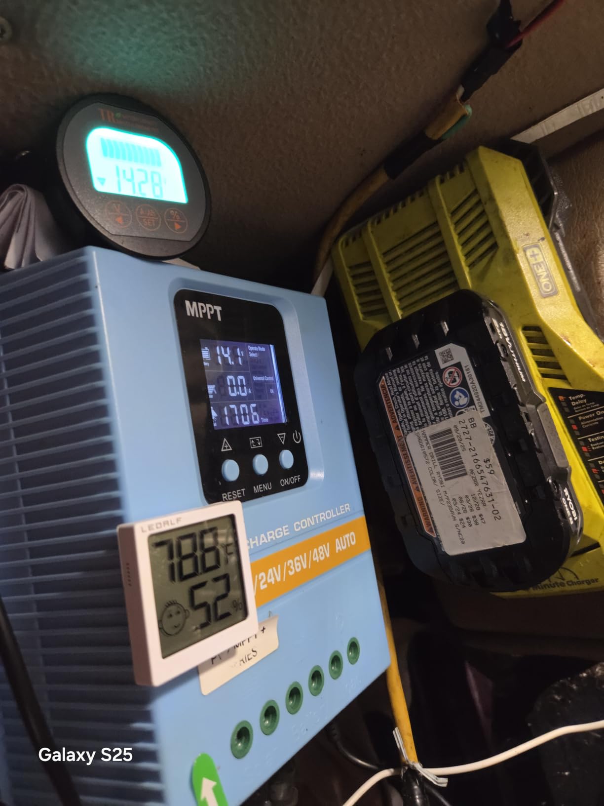 AILI TR16 Shunt Battery Monitor, 8-120V up to 500A Voltage Current Meter, State of Charge Display up to 999AH, Compatible with LiFePO4 Lithium AGM Gel – for RV Camper Caravan Boat Solar Off-Grid customer photo 2