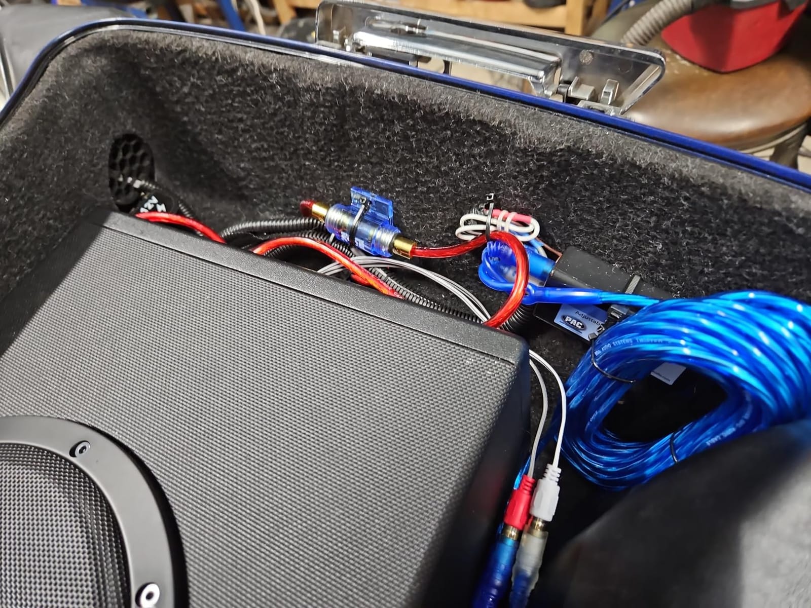 Rockford Fosgate Punch P300-8P Amplified 8