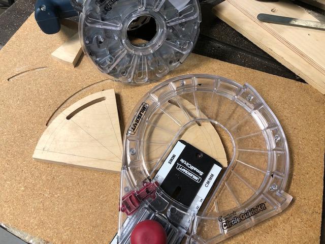 Milescraft 1219 Circle Guide Kit- Precision Router Circle Cutting Jig For Cutting/Routing Circles From 1.5” Up To 52” with Offset Base customer photo 1