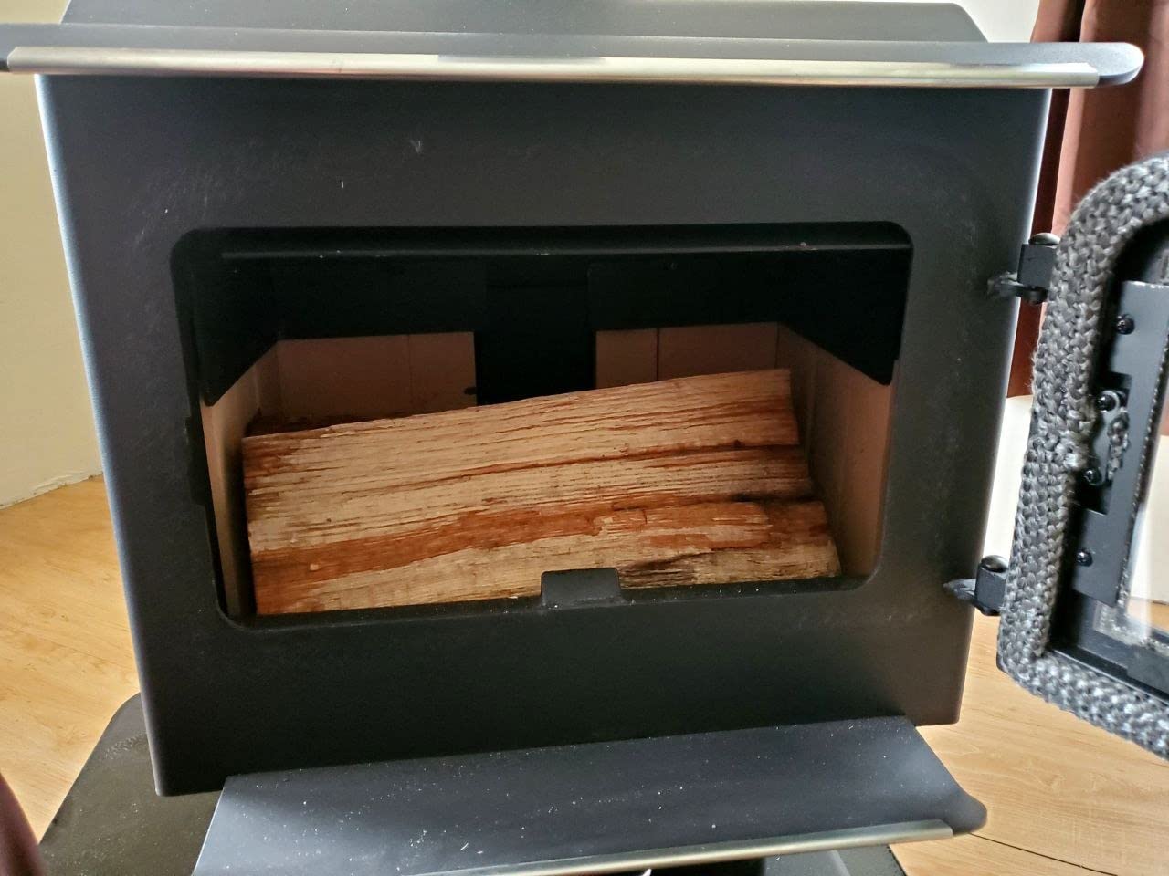Ashley Hearth AW1120E-P 1,200 sqft Wood Stove with Legs and Pedestal customer photo 2
