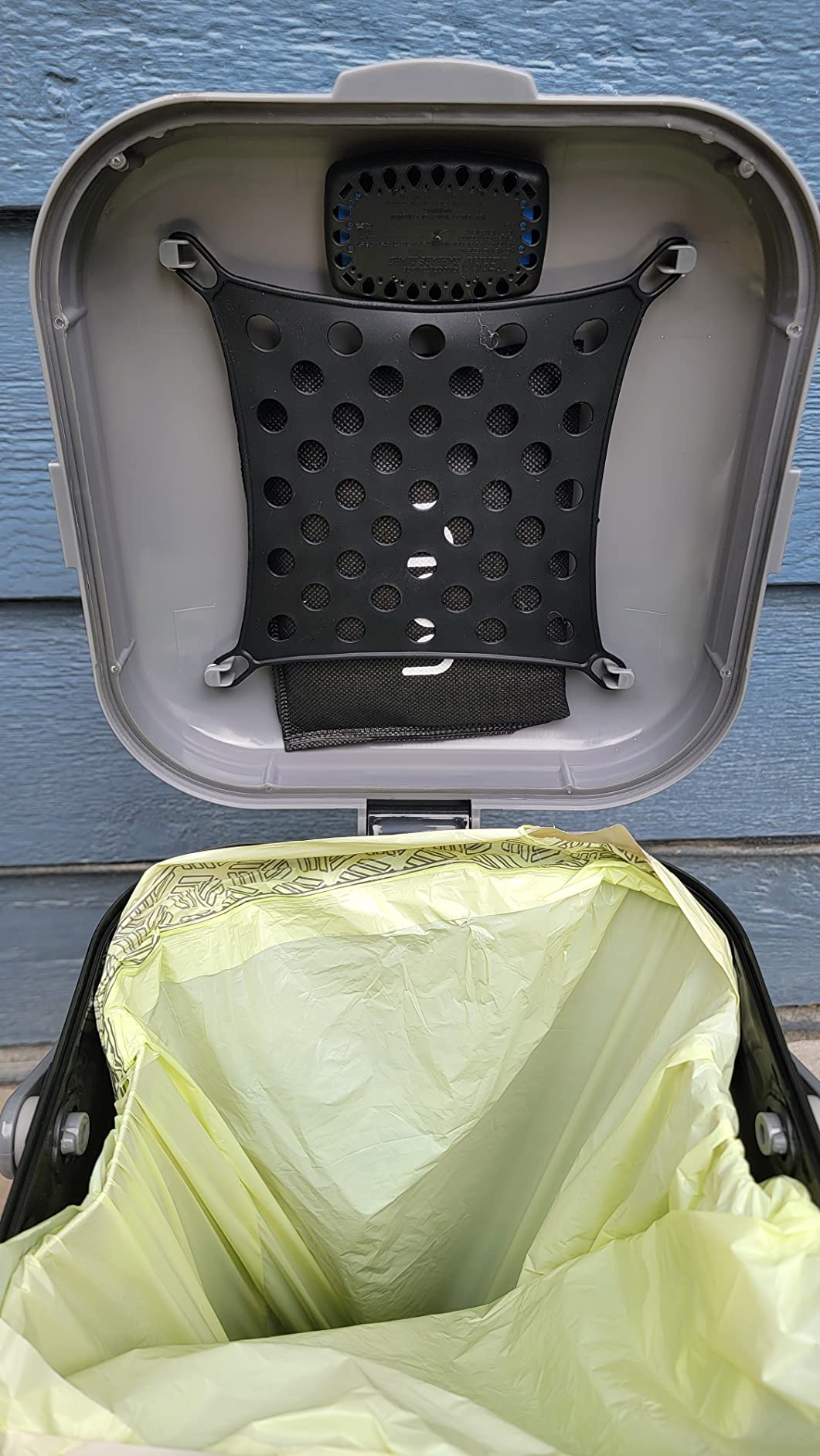 PetFusion Outdoor Pet Waste Disposal, Innovative Dog Poop Trash Can with Locking Handle, With Deodorizer, Built-in Poop Bag Holder, 5 Bags Included. customer photo 2