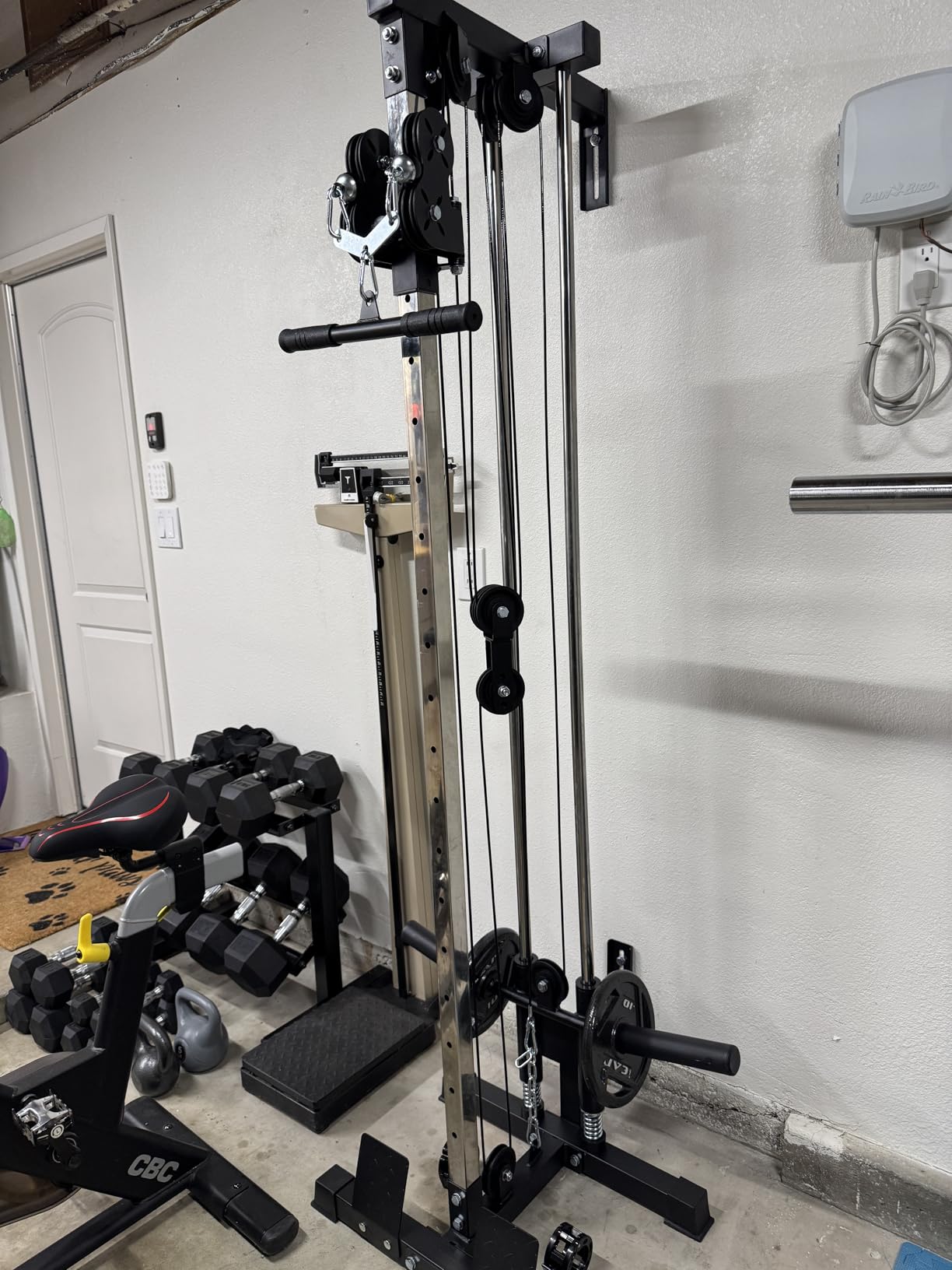 ER Kang Cable Station Wall Mount, 18in Pulley Tower, Dual Pulley System, High & Low Cable Machine, LAT Pull-Down & Row Tower with Flip-Up Footplate, Home Gym Cable Crossover, Black customer photo 1